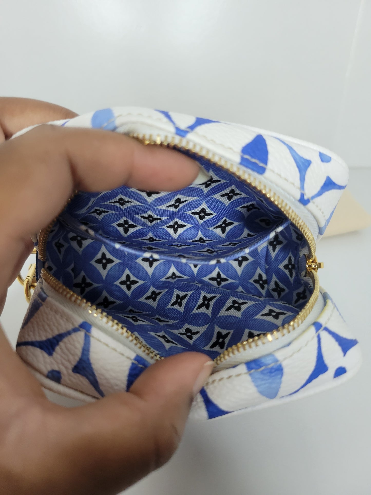 Louis Vuitton By The Pool Wapity Clutch 💾