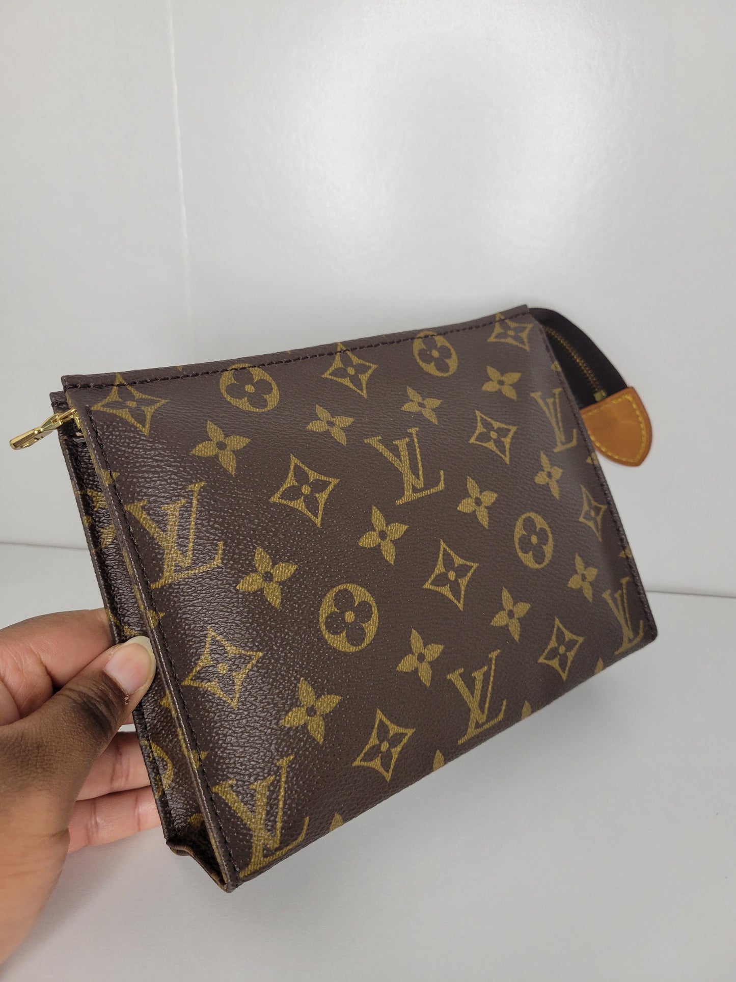 Louis Vuitton Vintage Monogram Toiletry 19 TH1900