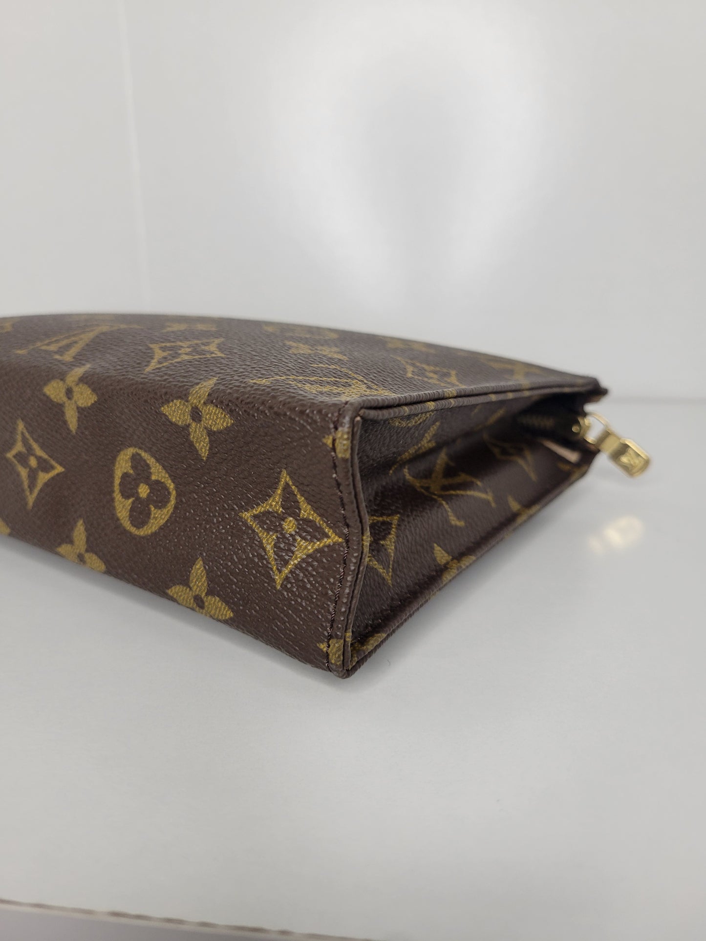 Louis Vuitton Vintage Monogram Toiletry 19 TH1900