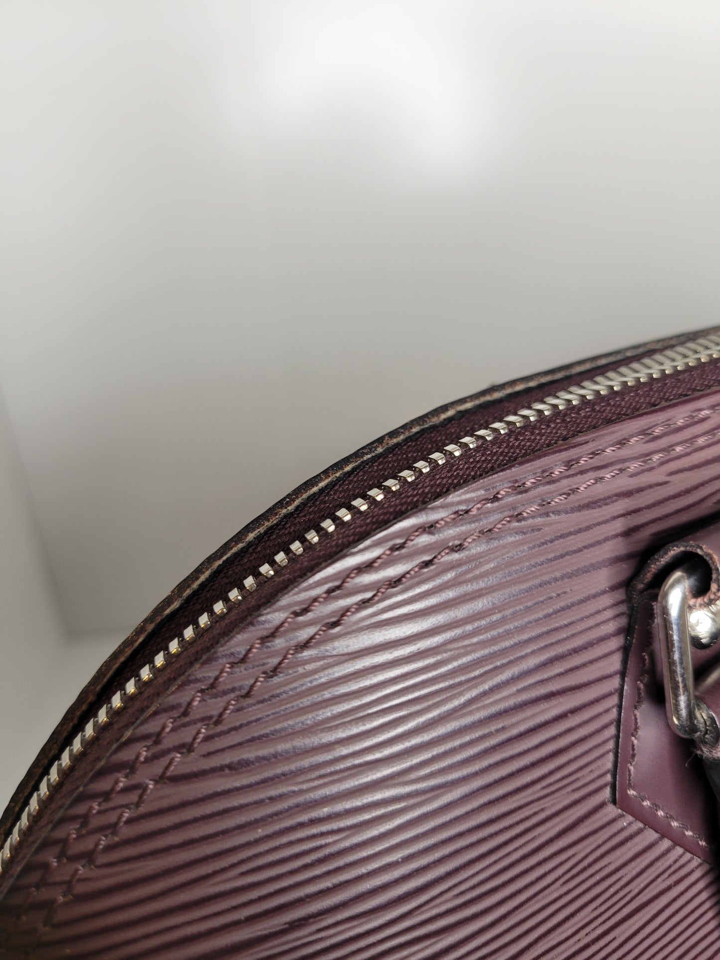 Louis Vuitton Quetsche Purple Epi Alma PM SD1144