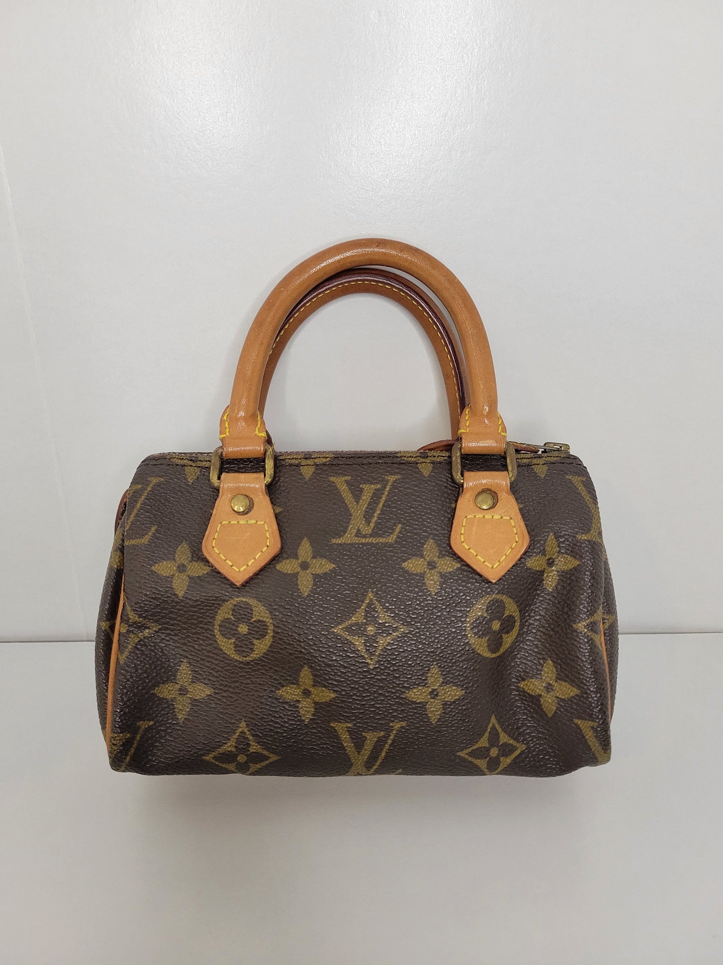 Louis Vuitton Monogram Mini Speedy w / Strap
