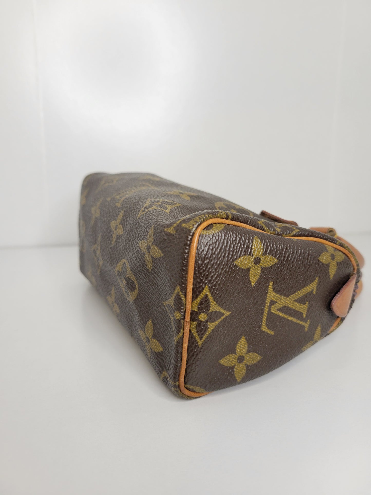 Louis Vuitton Monogram Mini Speedy w / Strap