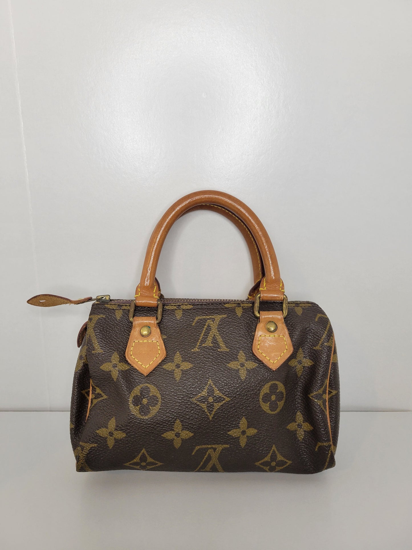 Louis Vuitton Monogram Mini Speedy w / Strap