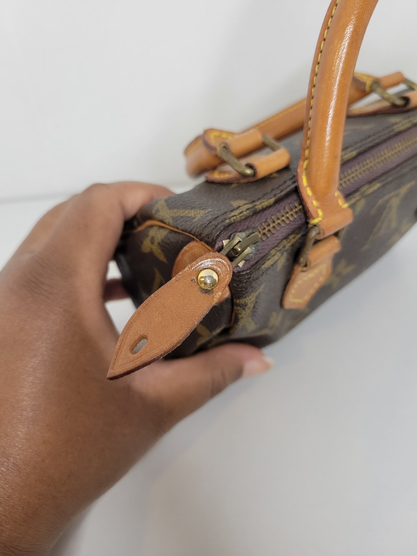 Louis Vuitton Monogram Mini Speedy w / Strap