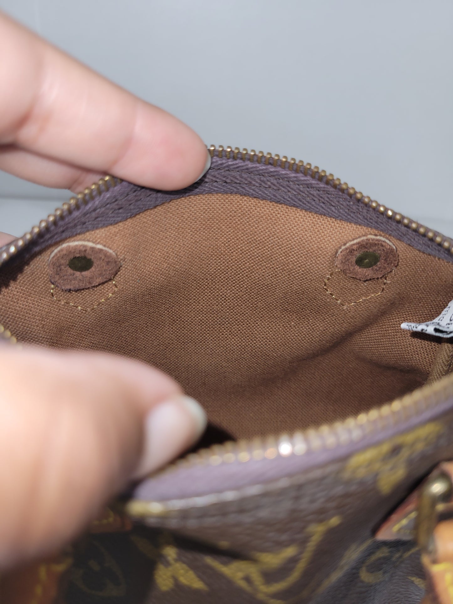 Louis Vuitton Monogram Mini Speedy w / Strap