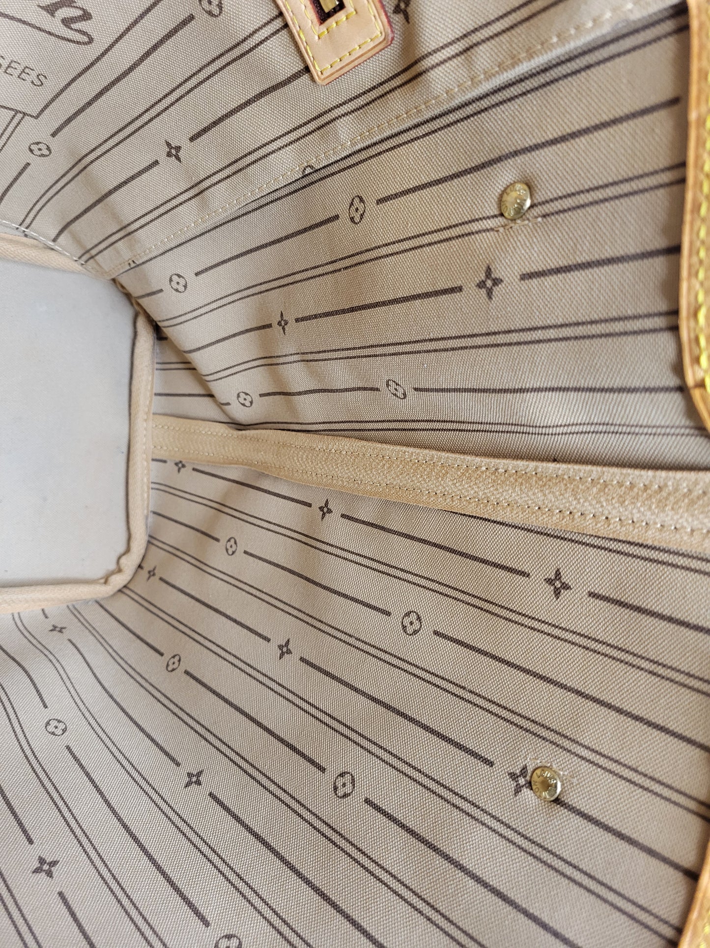 Louis Vuitton Monogram Neverfull MM SP4028