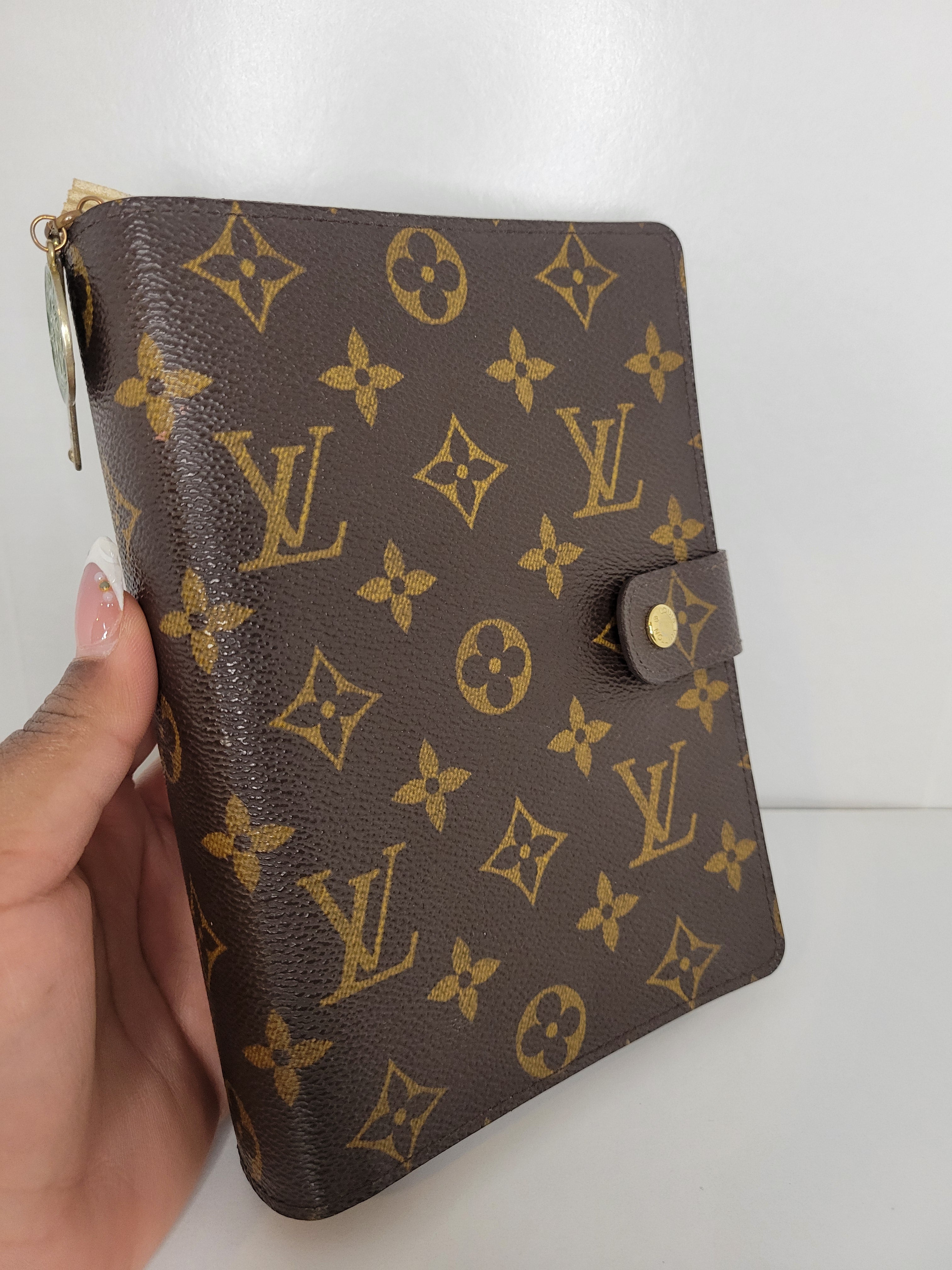 Louis Vuitton Monogram Agenda MM SP0048 – Liyah's Luxuries