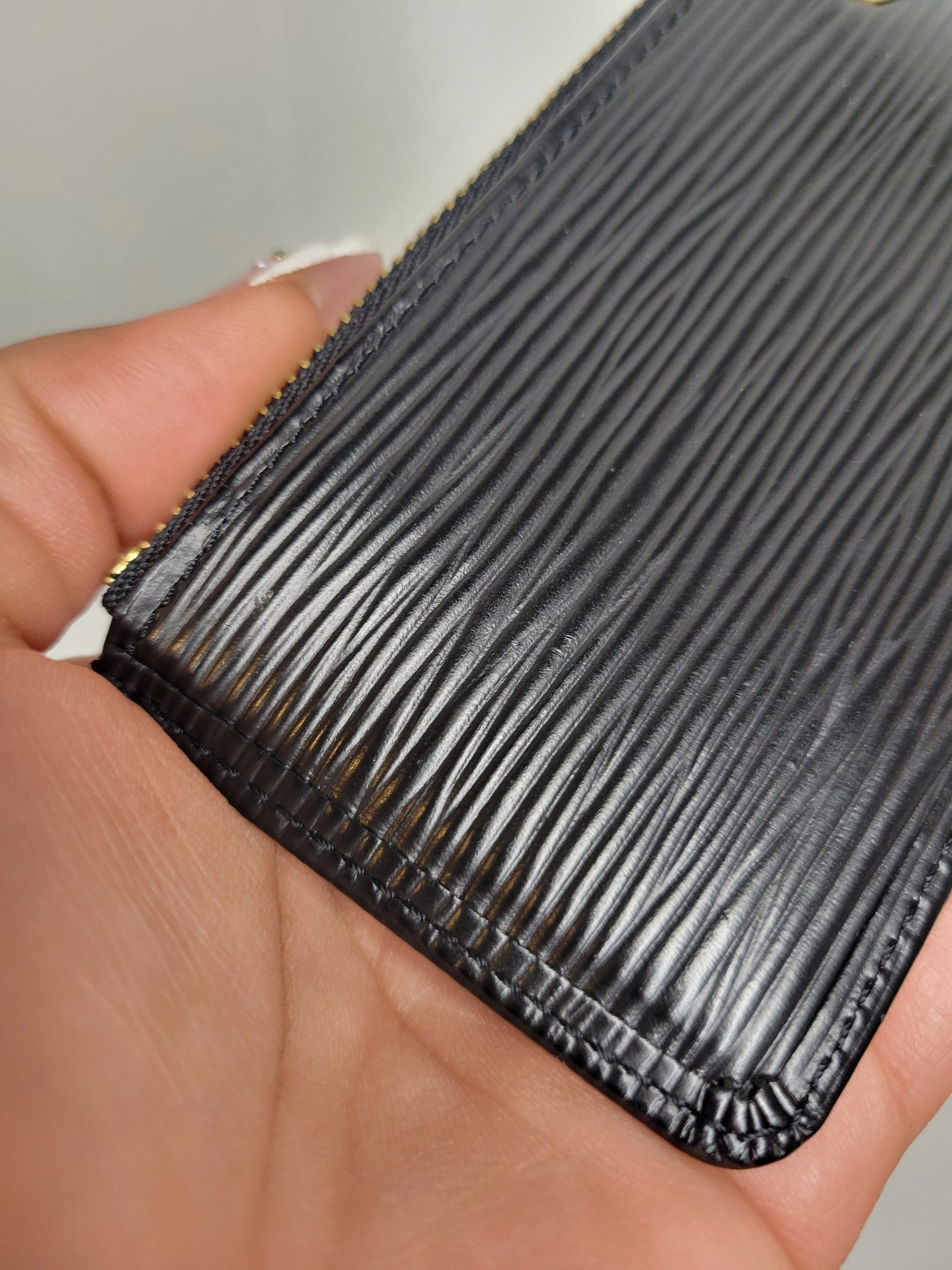 Louis Vuitton Vintage Black Epi Key Pouch CA0073