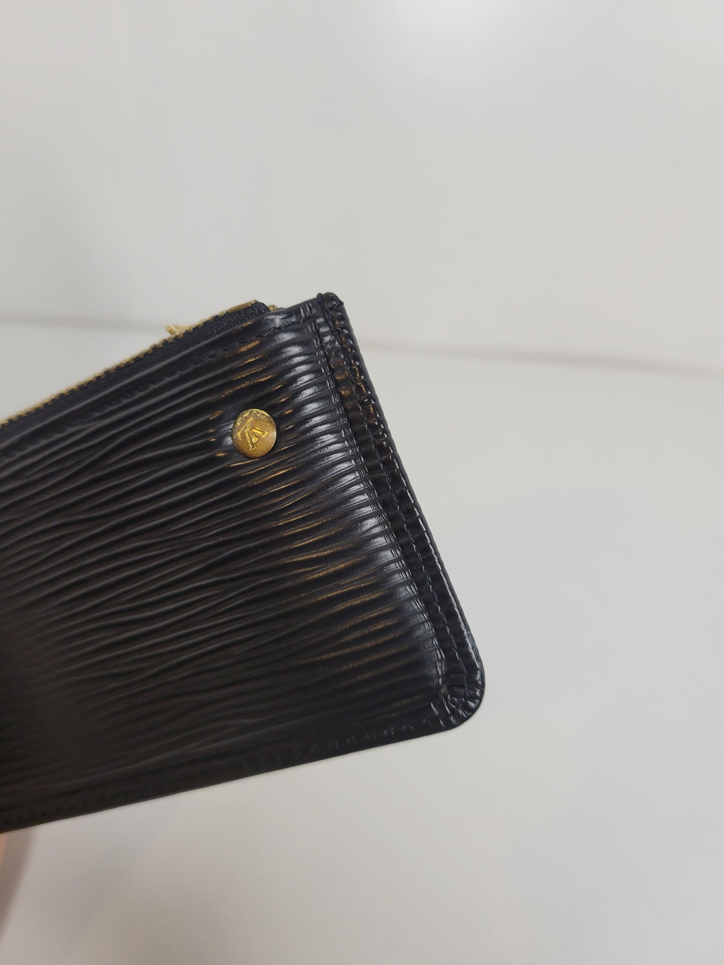 Louis Vuitton Vintage Black Epi Key Pouch CA0073