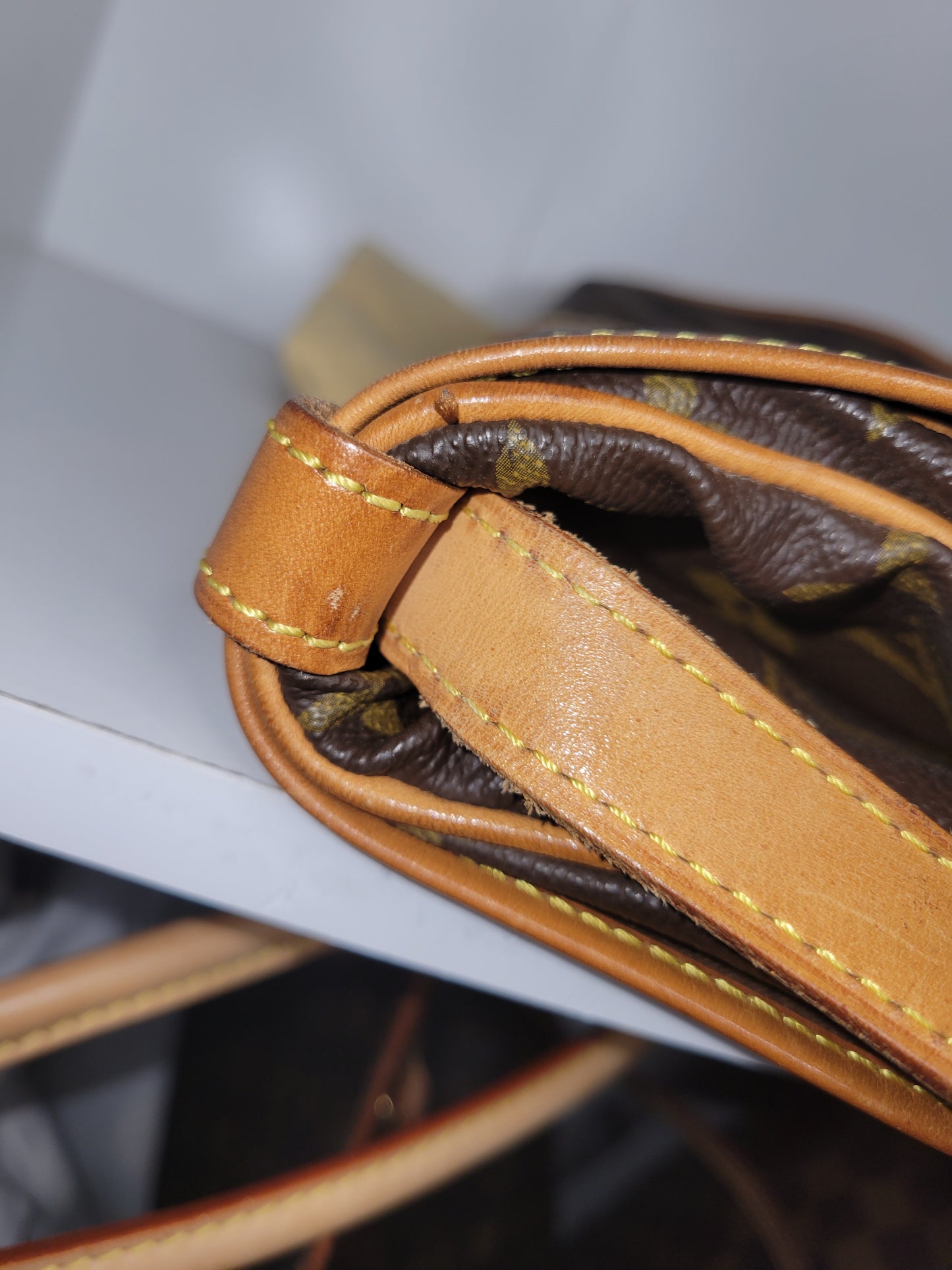 Louis Vuitton Monogram Vintage Saumur 30 AR0943