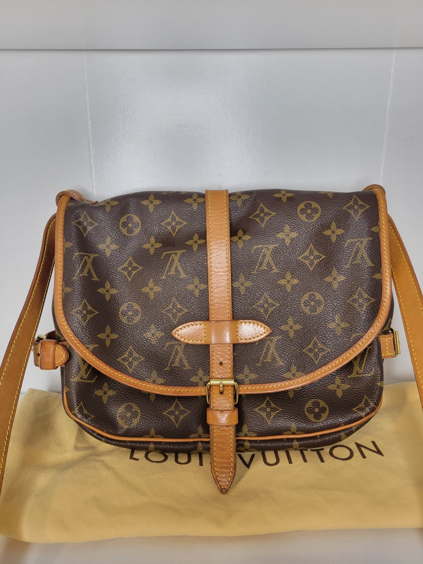 Louis Vuitton Monogram Vintage Saumur 30 AR0943