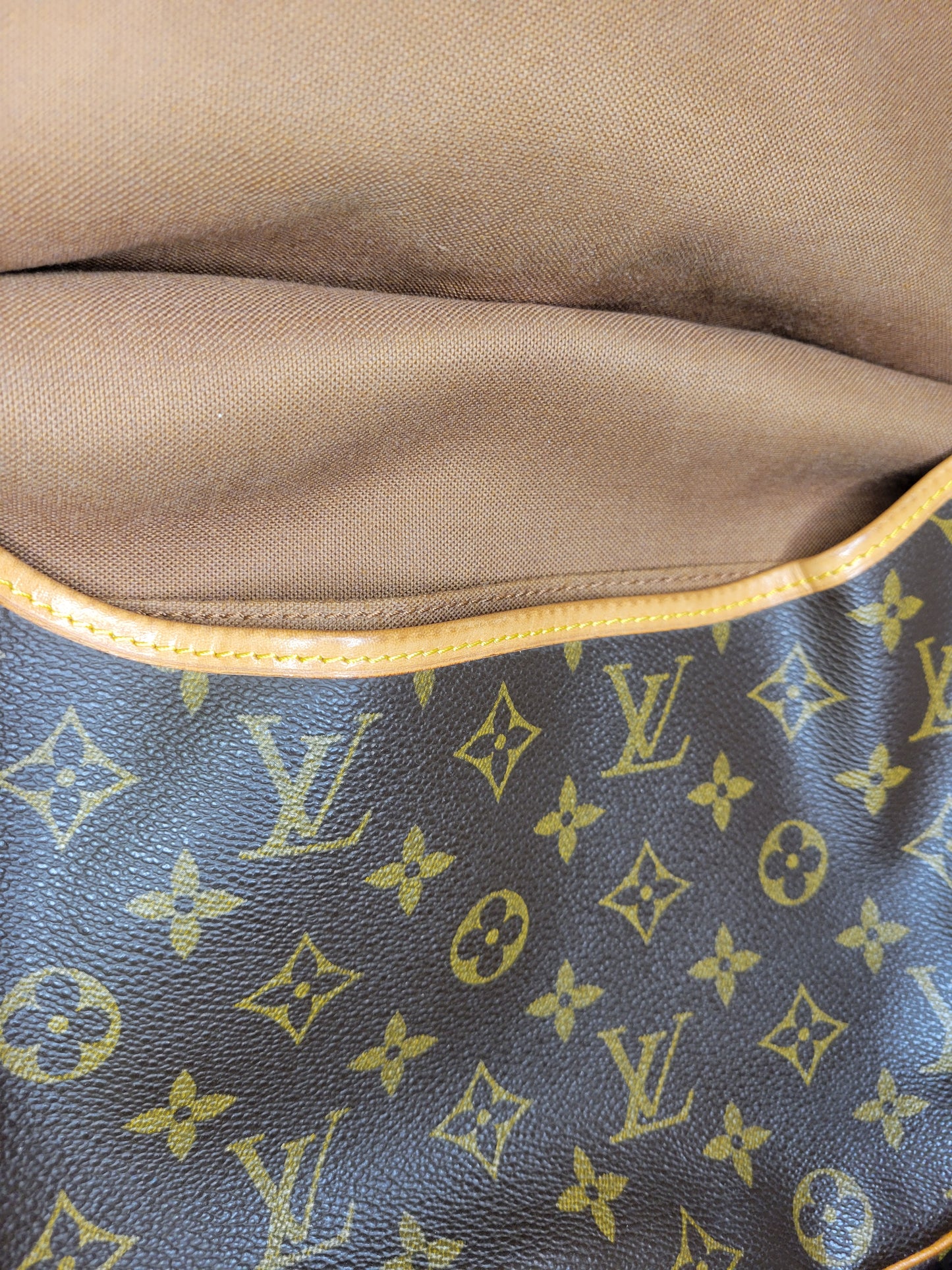 Louis Vuitton Monogram Vintage Saumur 30 AR0943