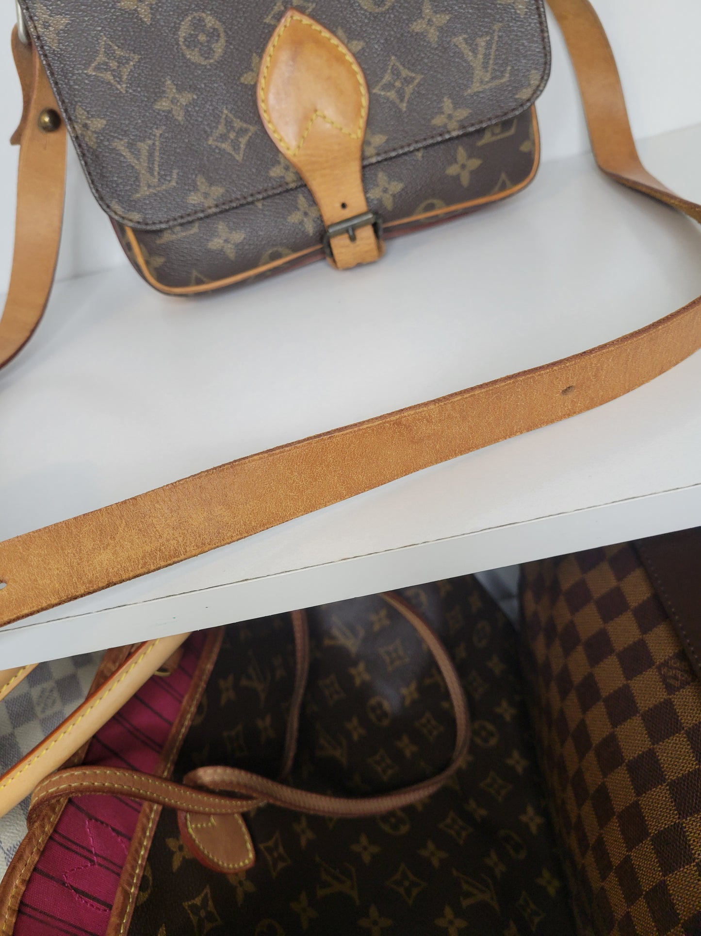 Louis Vuitton Vintage Cartouchiere MM 864 SL