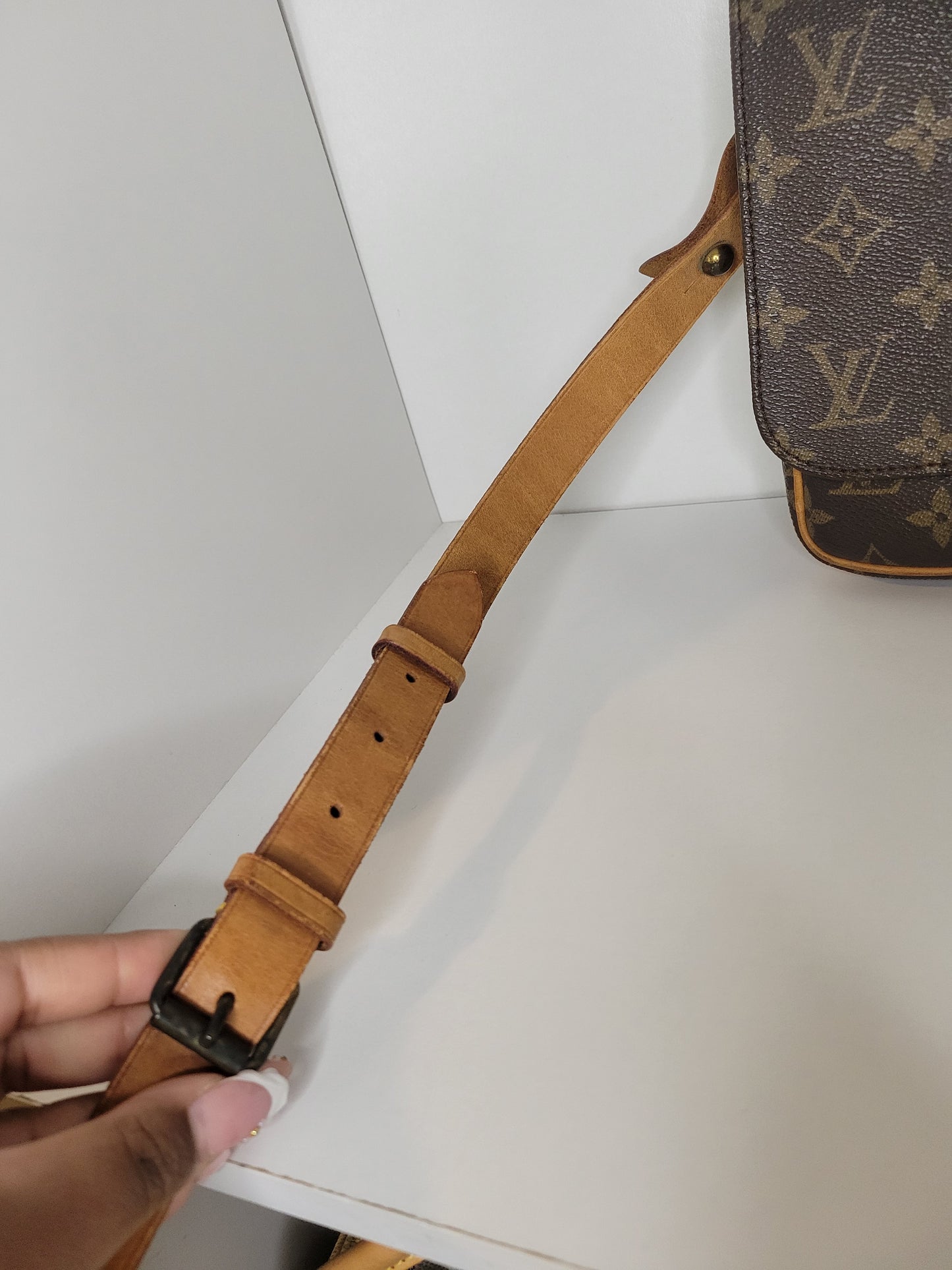 Louis Vuitton Vintage Cartouchiere MM 864 SL