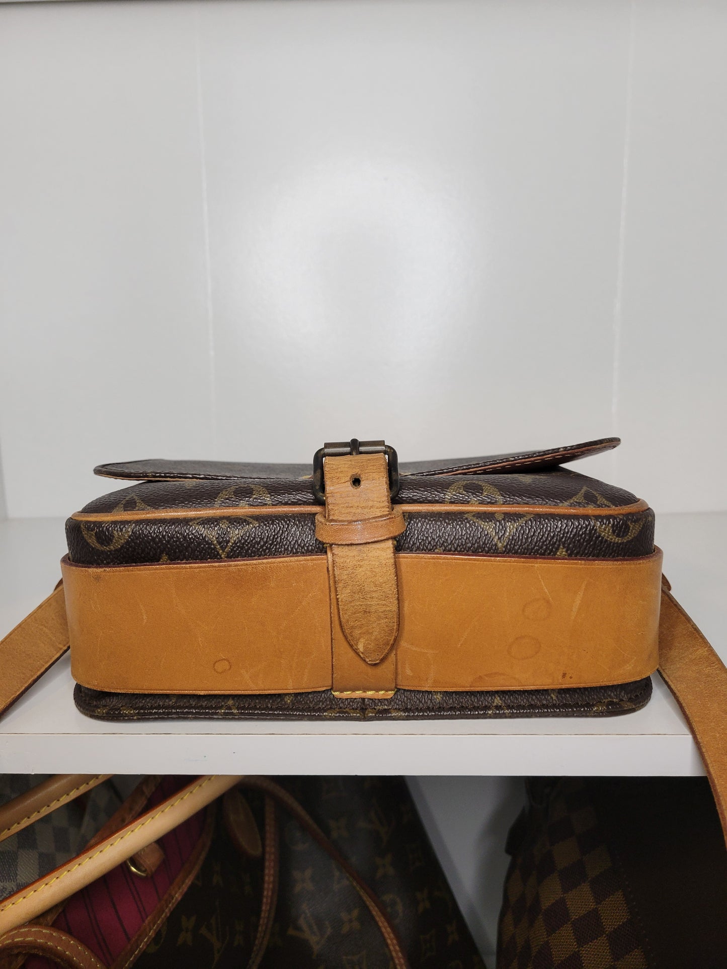 Louis Vuitton Vintage Cartouchiere MM 864 SL