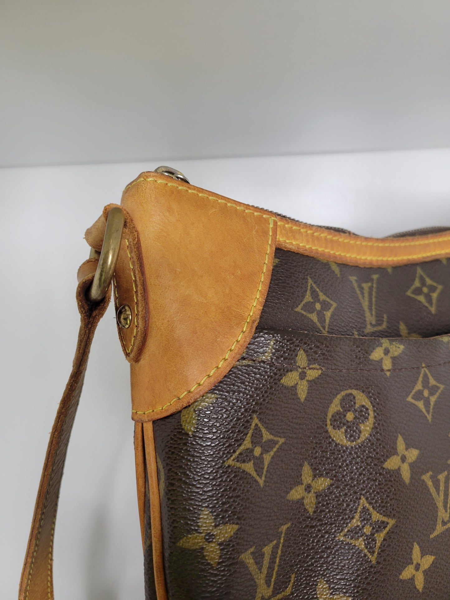 Louis Vuitton Monogram Odeon MM VI0089