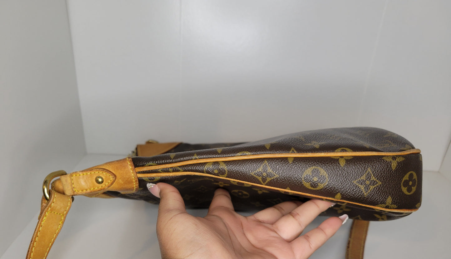 Louis Vuitton Monogram Odeon MM VI0089