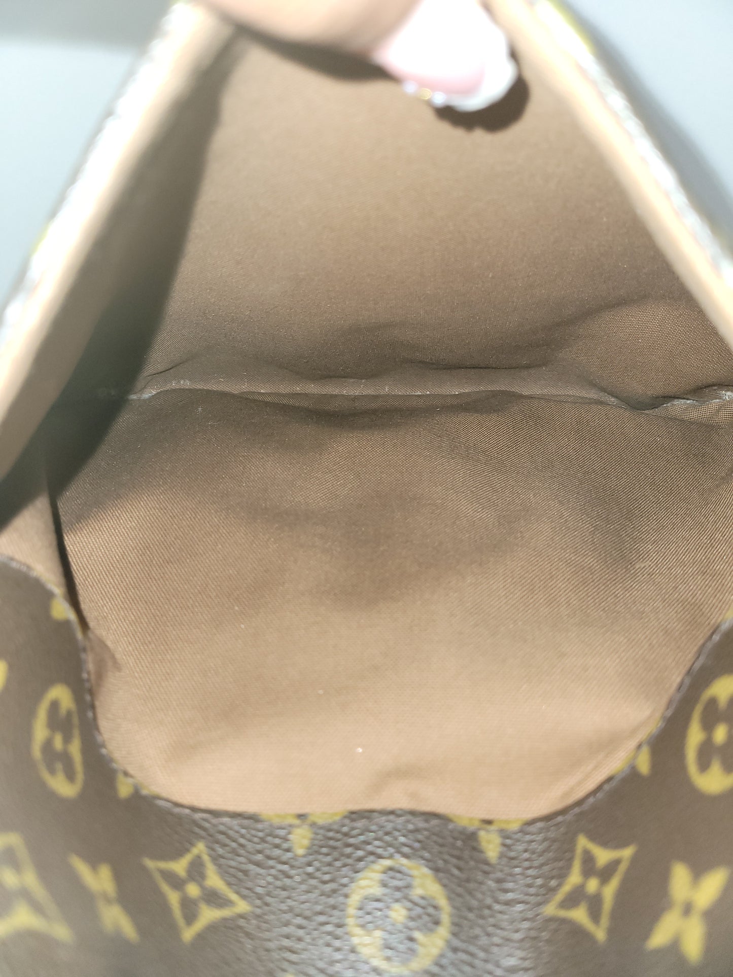 Louis Vuitton Monogram Odeon MM VI0089