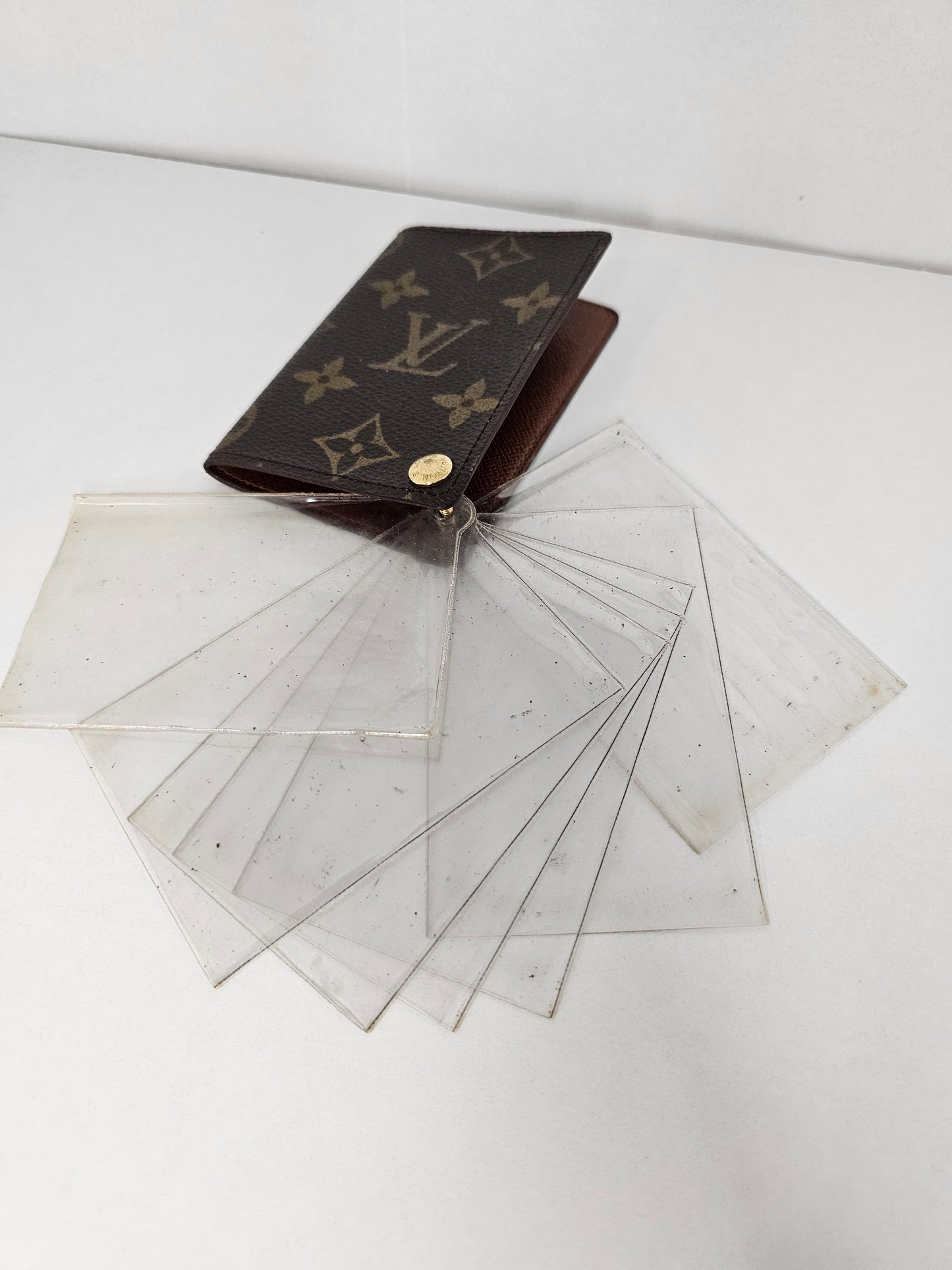 Louis Vuitton Porte Pression Card Holder CT0956