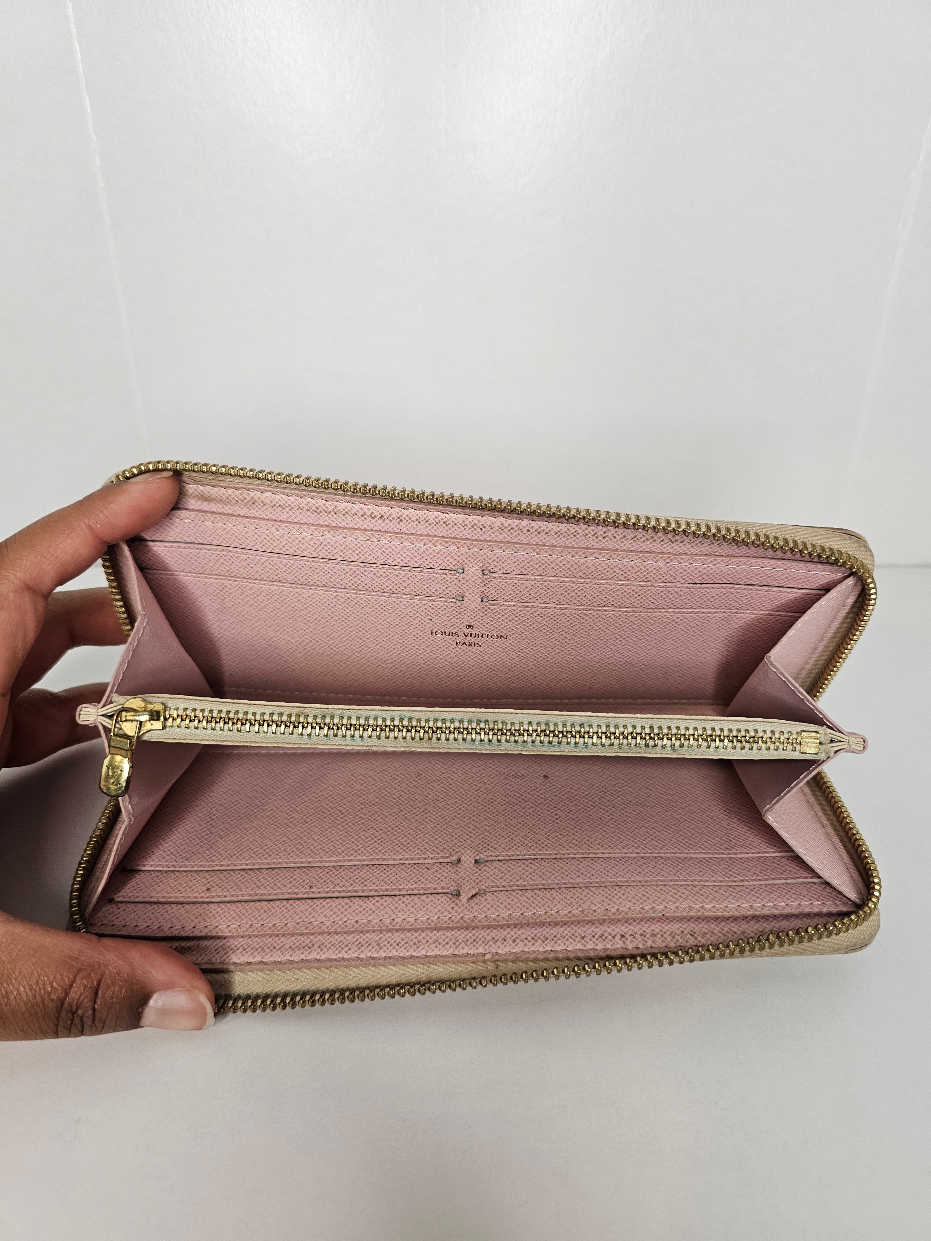 小物 LOUIS VUITTON Damier Azur Portefeuille Louis Vuitton Damier Azur Clemence Wallet SD4158 – Liyah's Luxuries