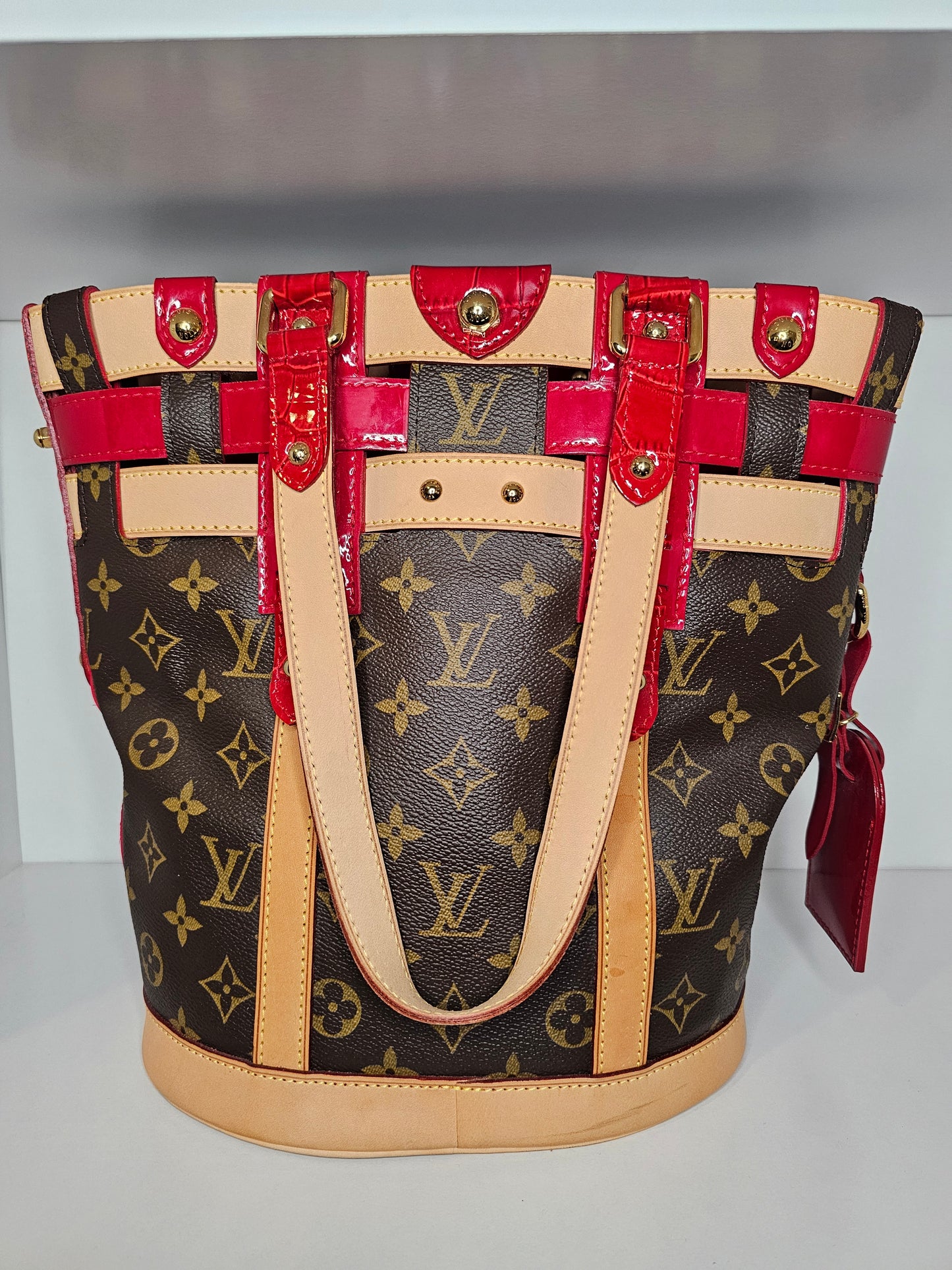 Louis Vuitton Neo Bucket Monogram Rubis AR4017