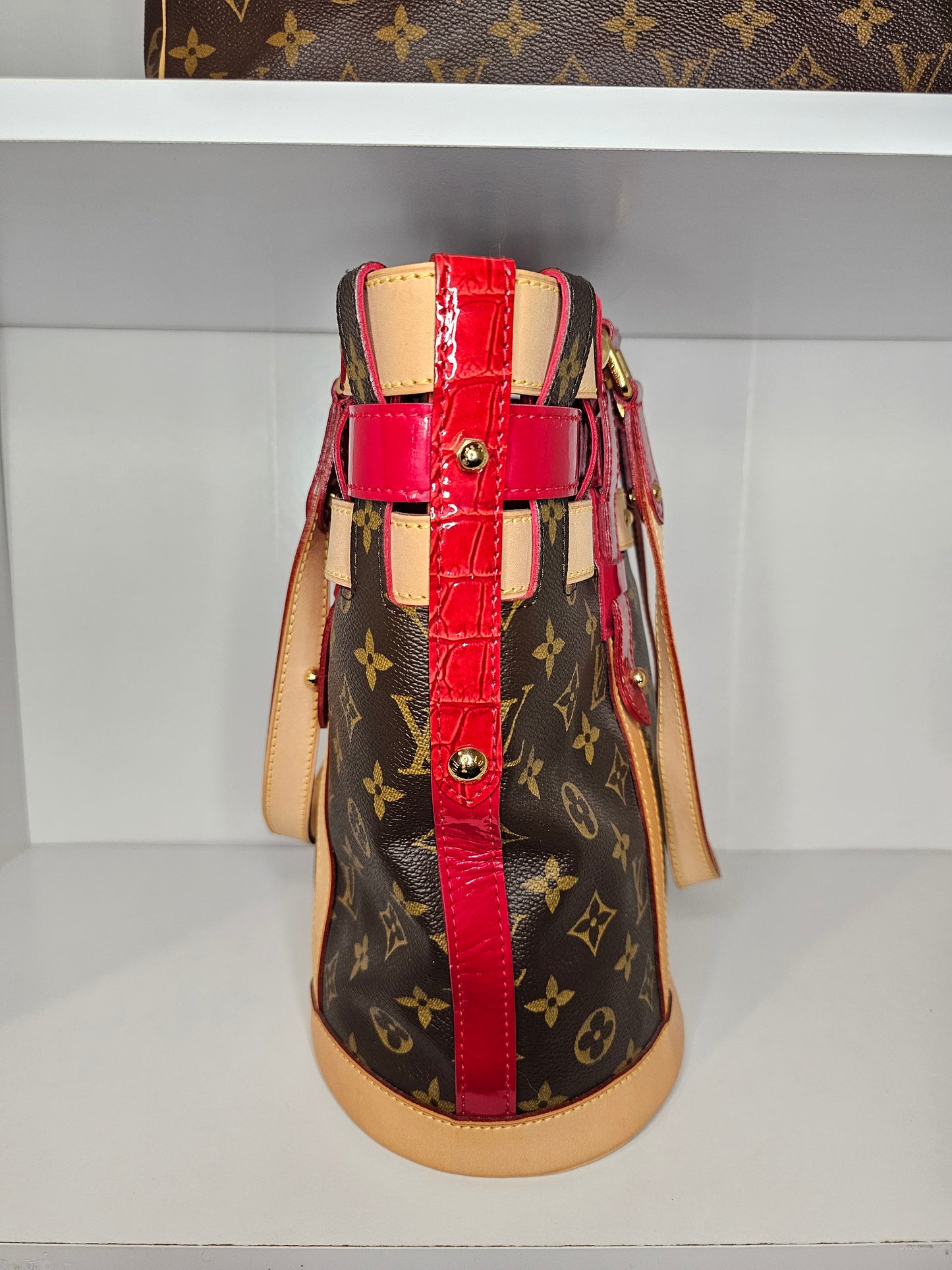 Louis Vuitton Neo Bucket Monogram Rubis AR4017