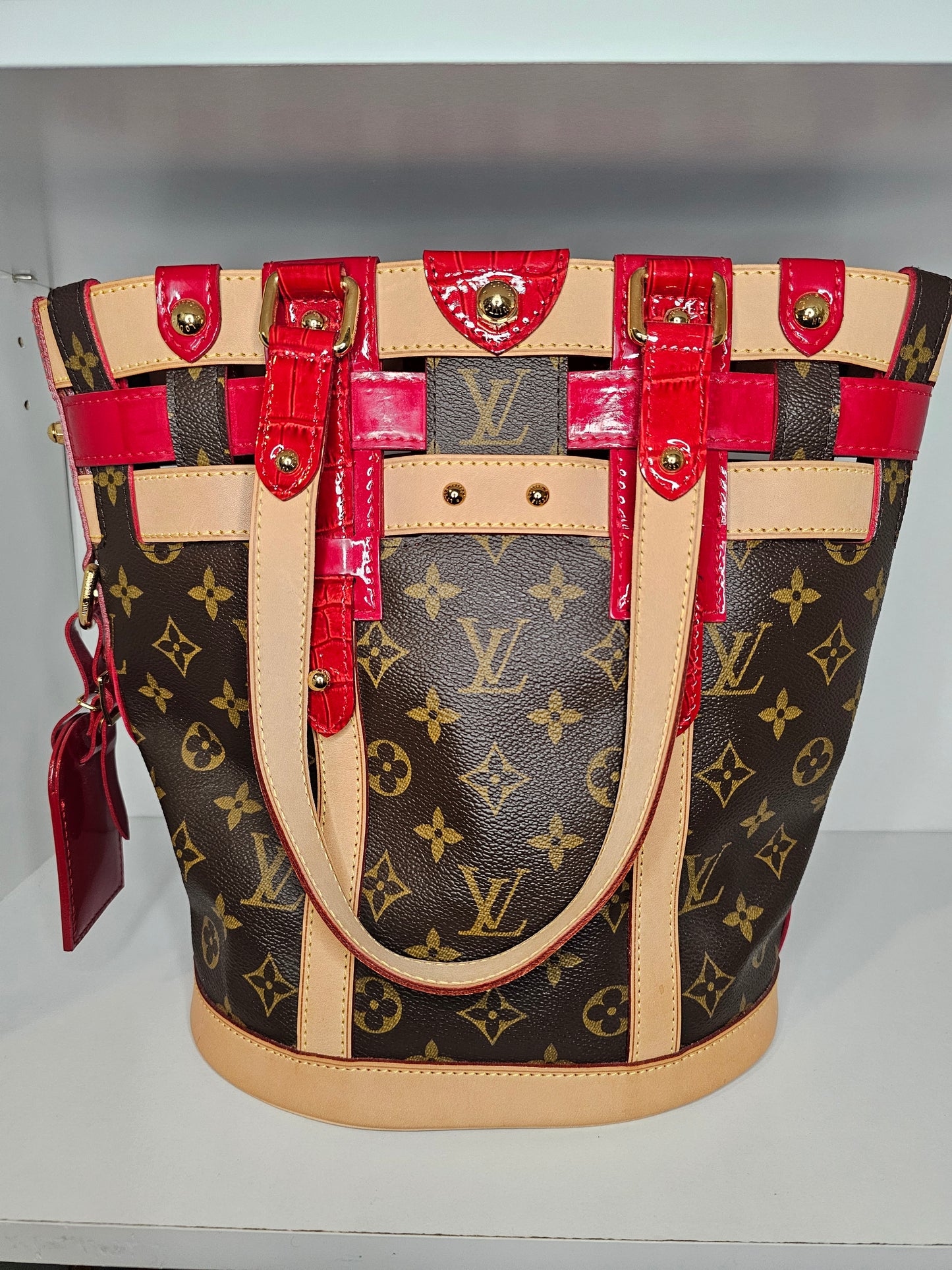 Louis Vuitton Neo Bucket Monogram Rubis AR4017
