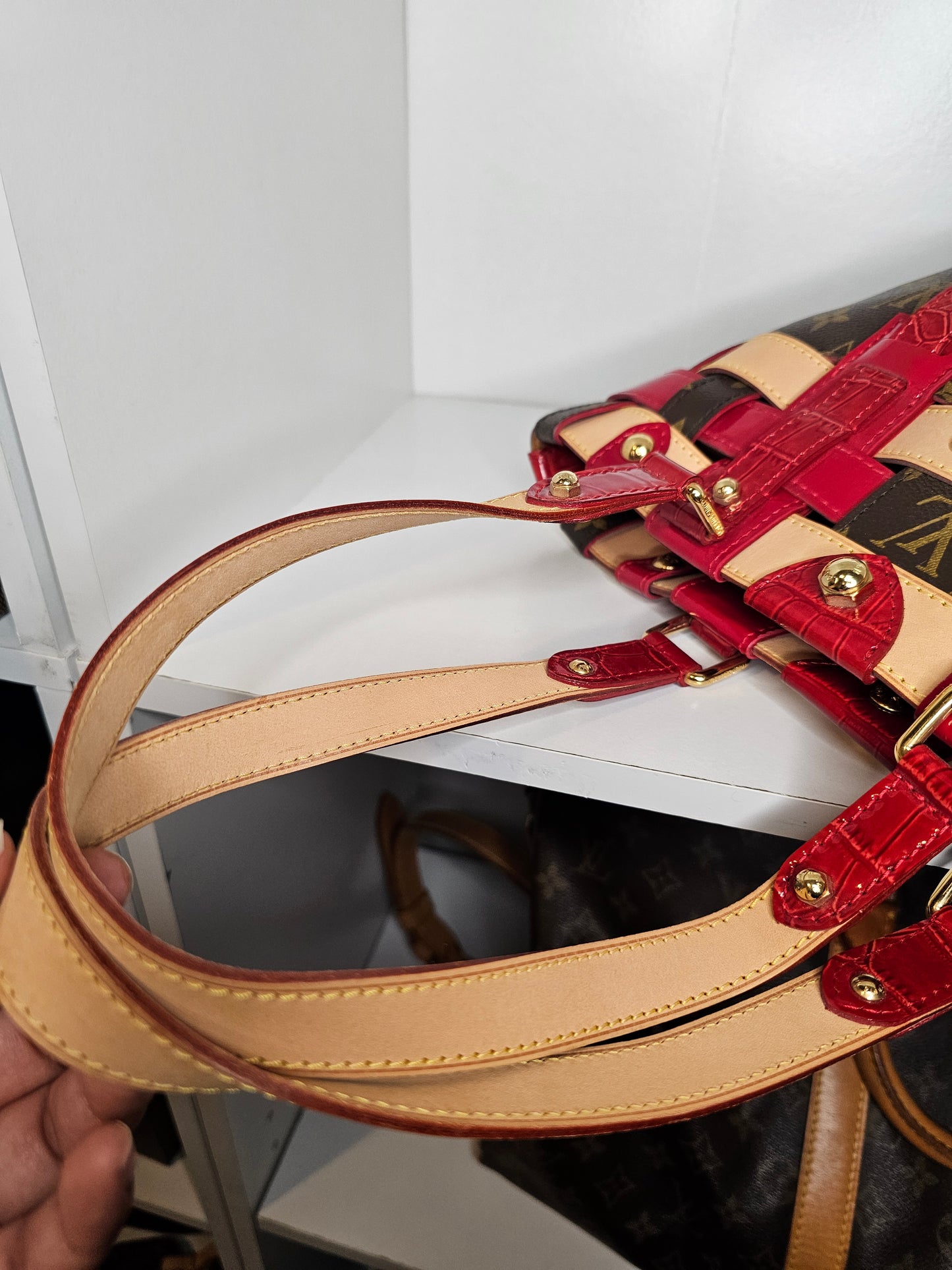 Louis Vuitton Neo Bucket Monogram Rubis AR4017