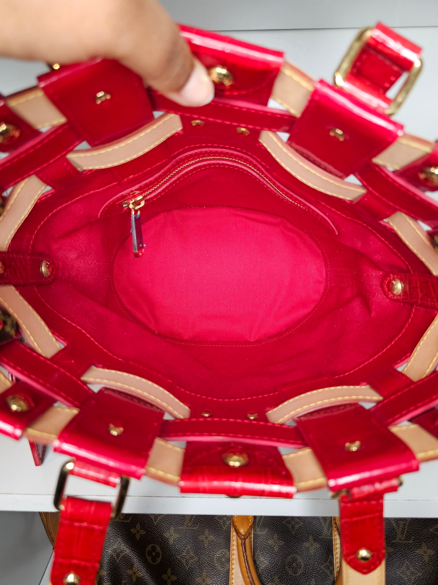 Louis Vuitton Neo Bucket Monogram Rubis AR4017