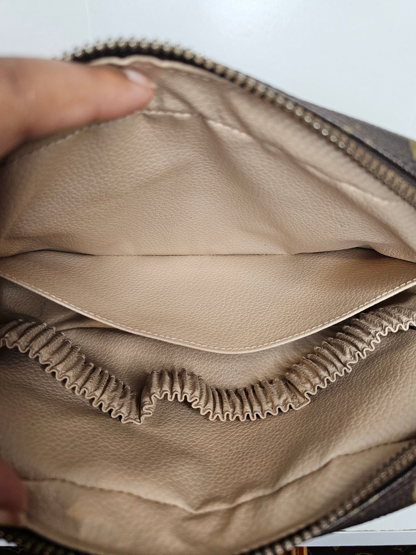 Louis Vuitton Trousse 23 Makeup Bag Vintage Monogram