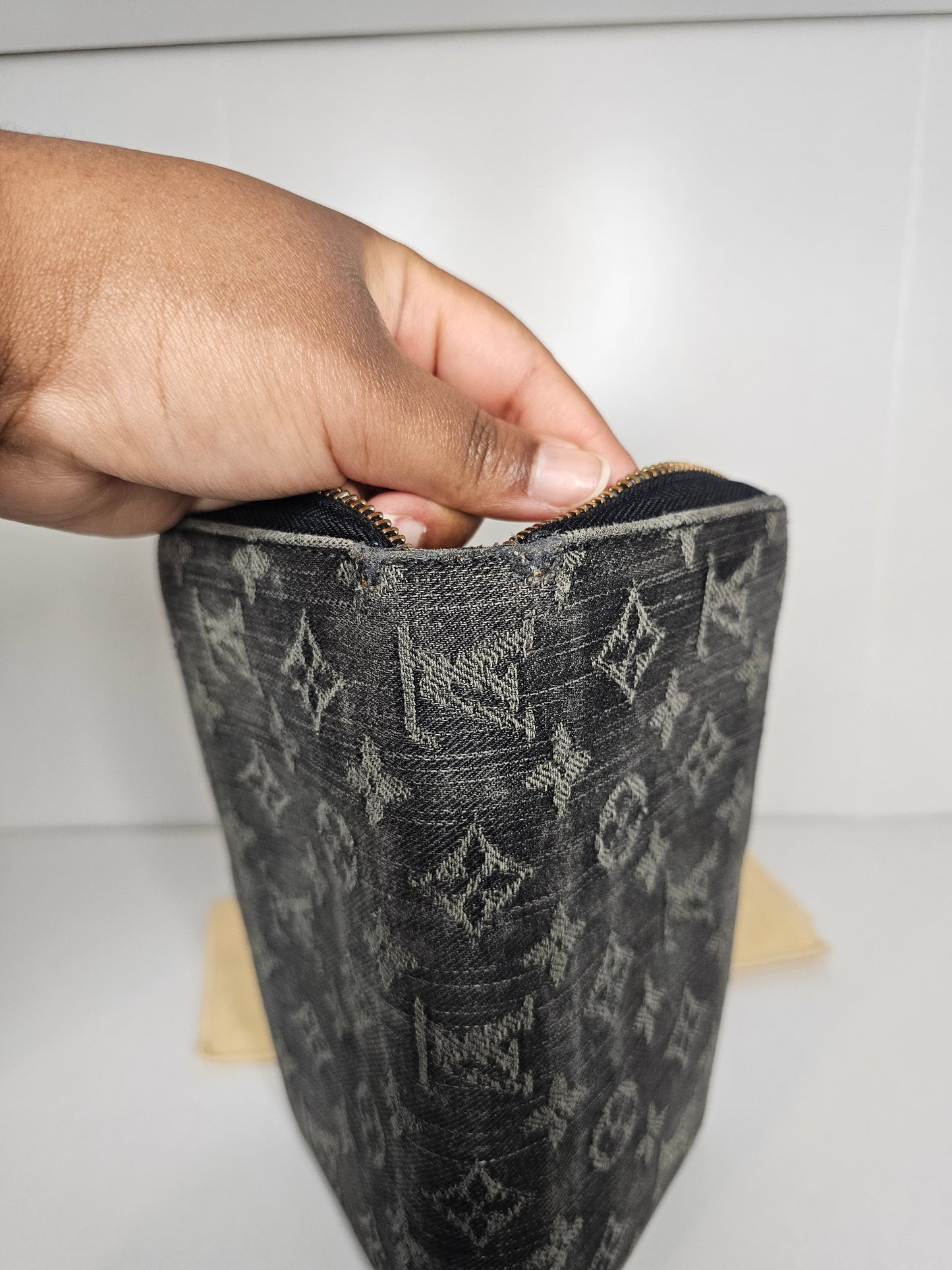 Louis Vuitton Black Denim Zippy Wallet CA1008