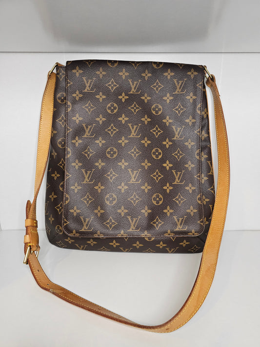 Louis Vuitton Musette Salsa GM Crossbody AS0949