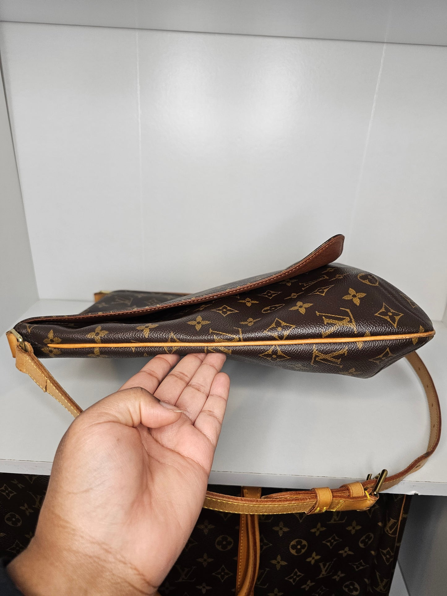 Louis Vuitton Musette Salsa GM Crossbody AS0949