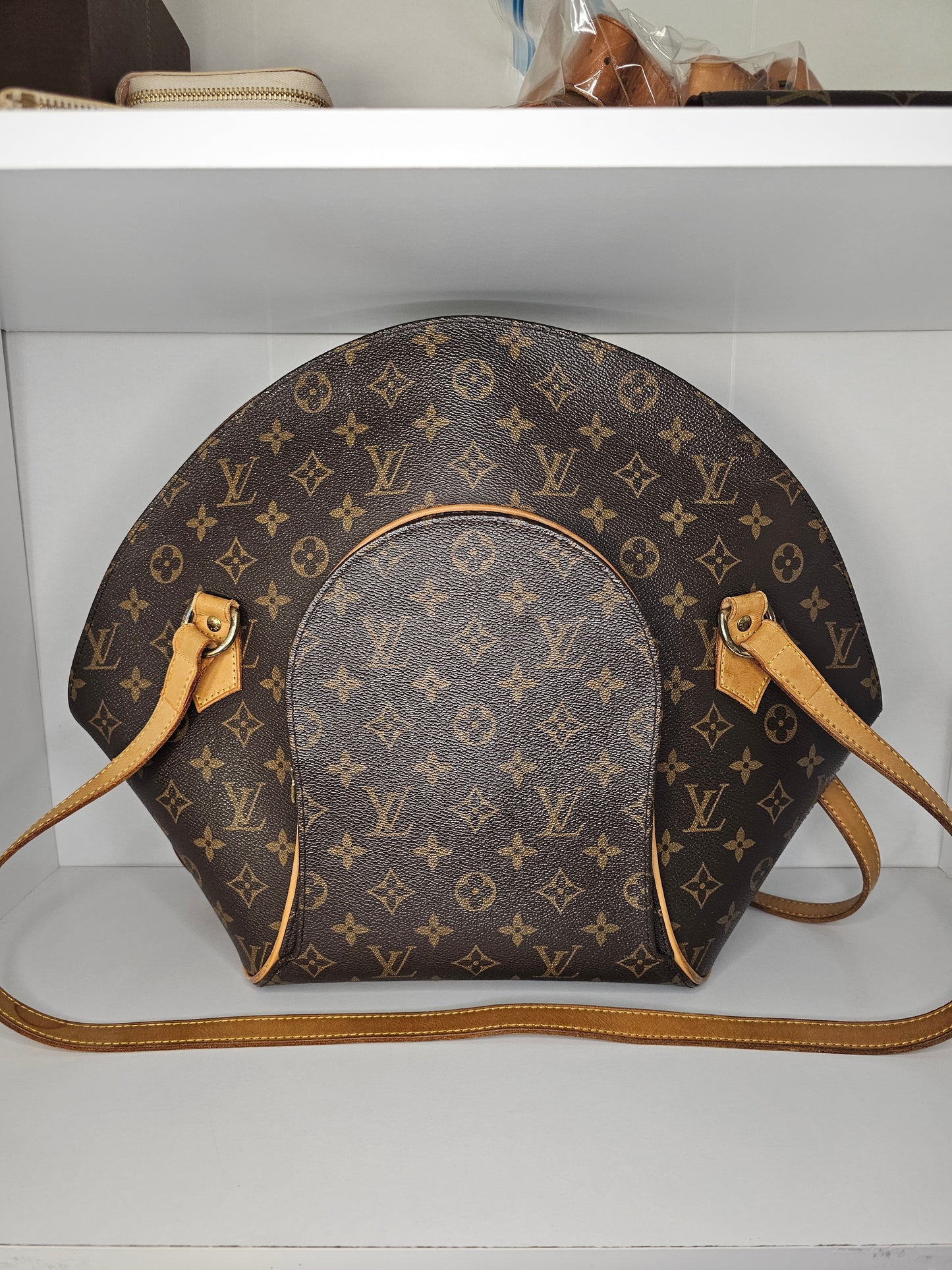 Louis Vuitton Vintage Ellipse GM Shoulder Bag VI1927