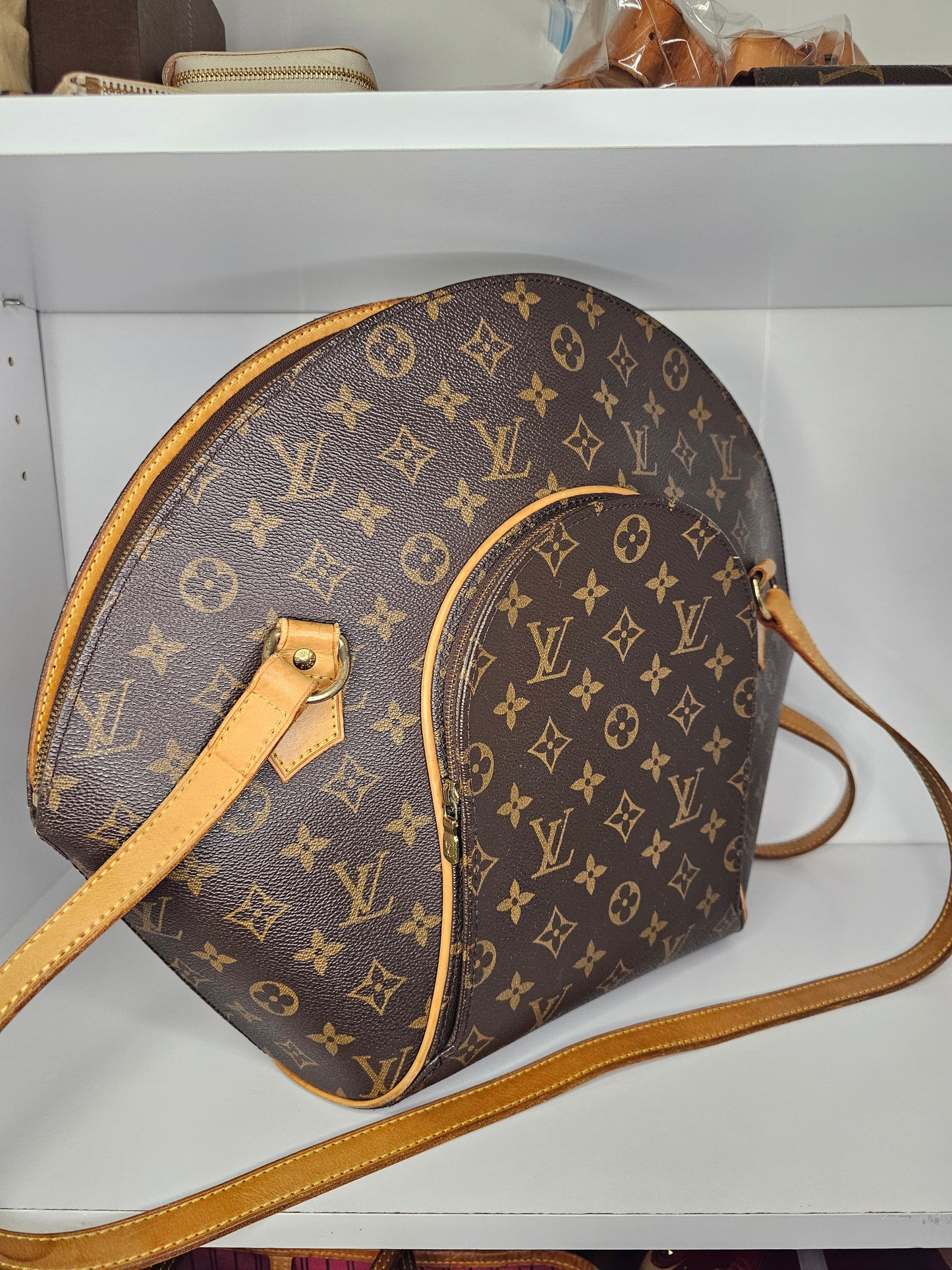 Louis Vuitton Vintage Ellipse GM Shoulder Bag VI1927