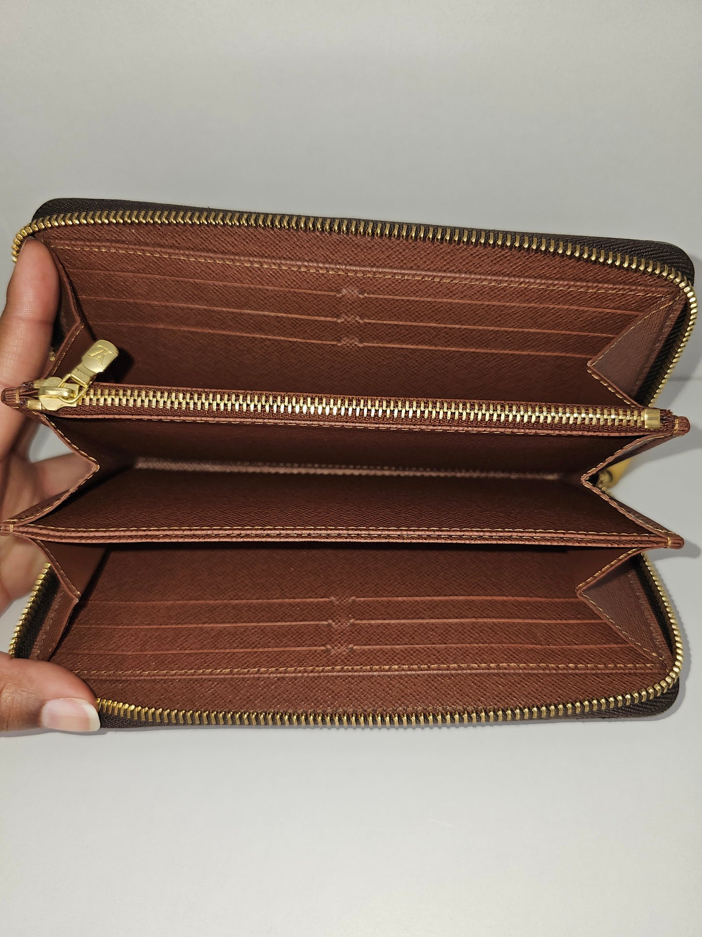 Louis Vuitton Monogram Zippy Wallet NM 💾