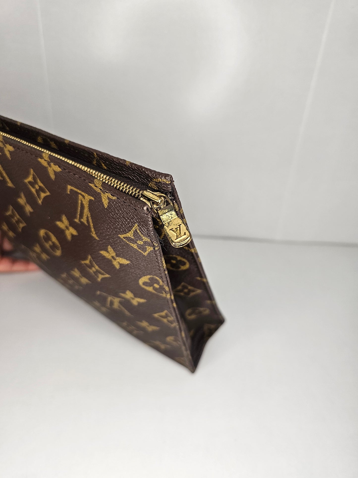 Louis Vuitton Monogram Vintage Toiletry 26 883 TH