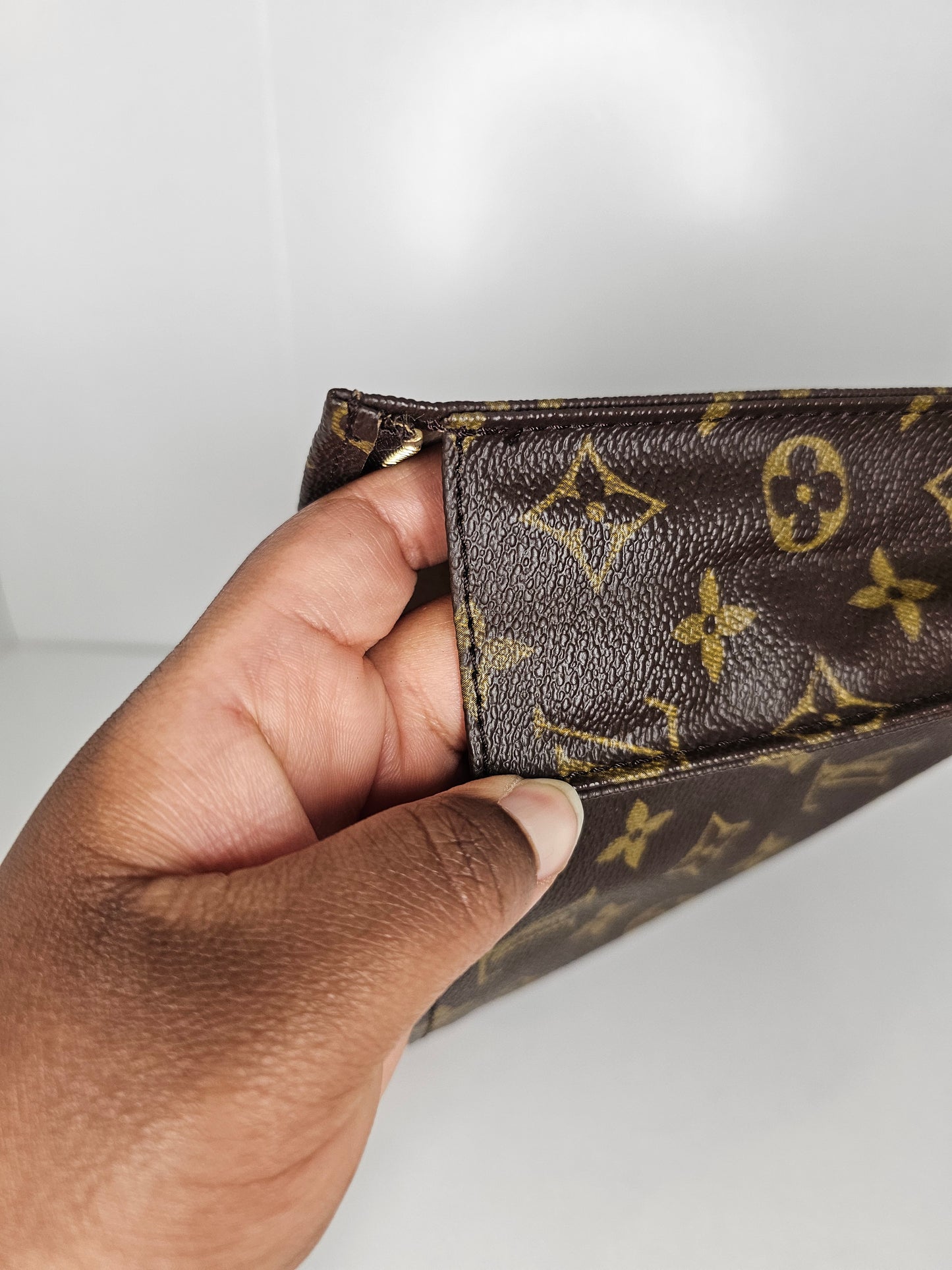 Louis Vuitton Monogram Vintage Toiletry 26 883 TH