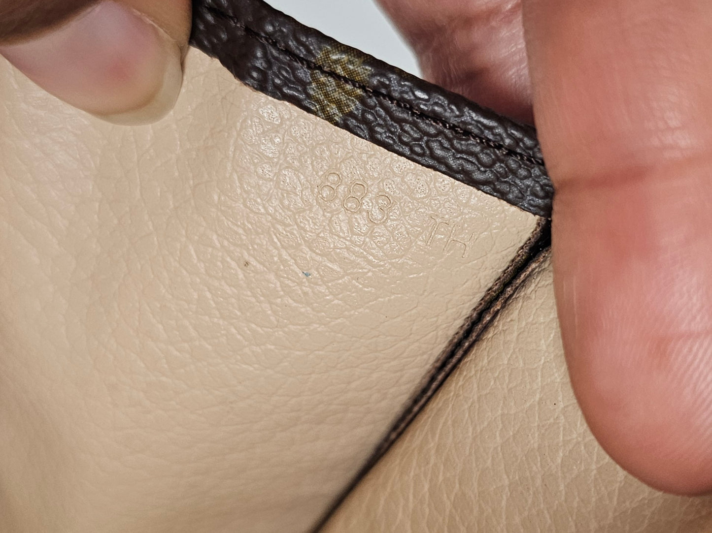 Louis Vuitton Monogram Vintage Toiletry 26 883 TH
