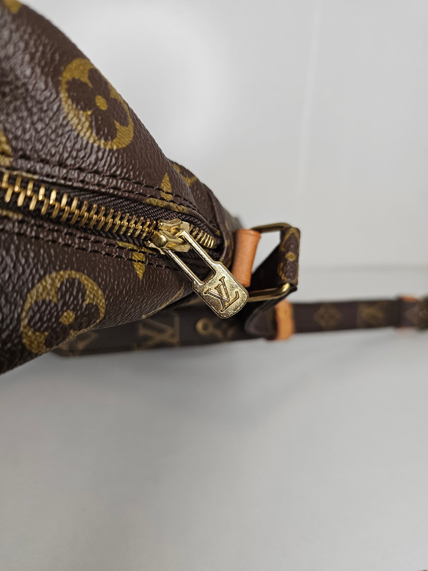 Louis Vuitton Vintage Monogram Danube MM 882 SL