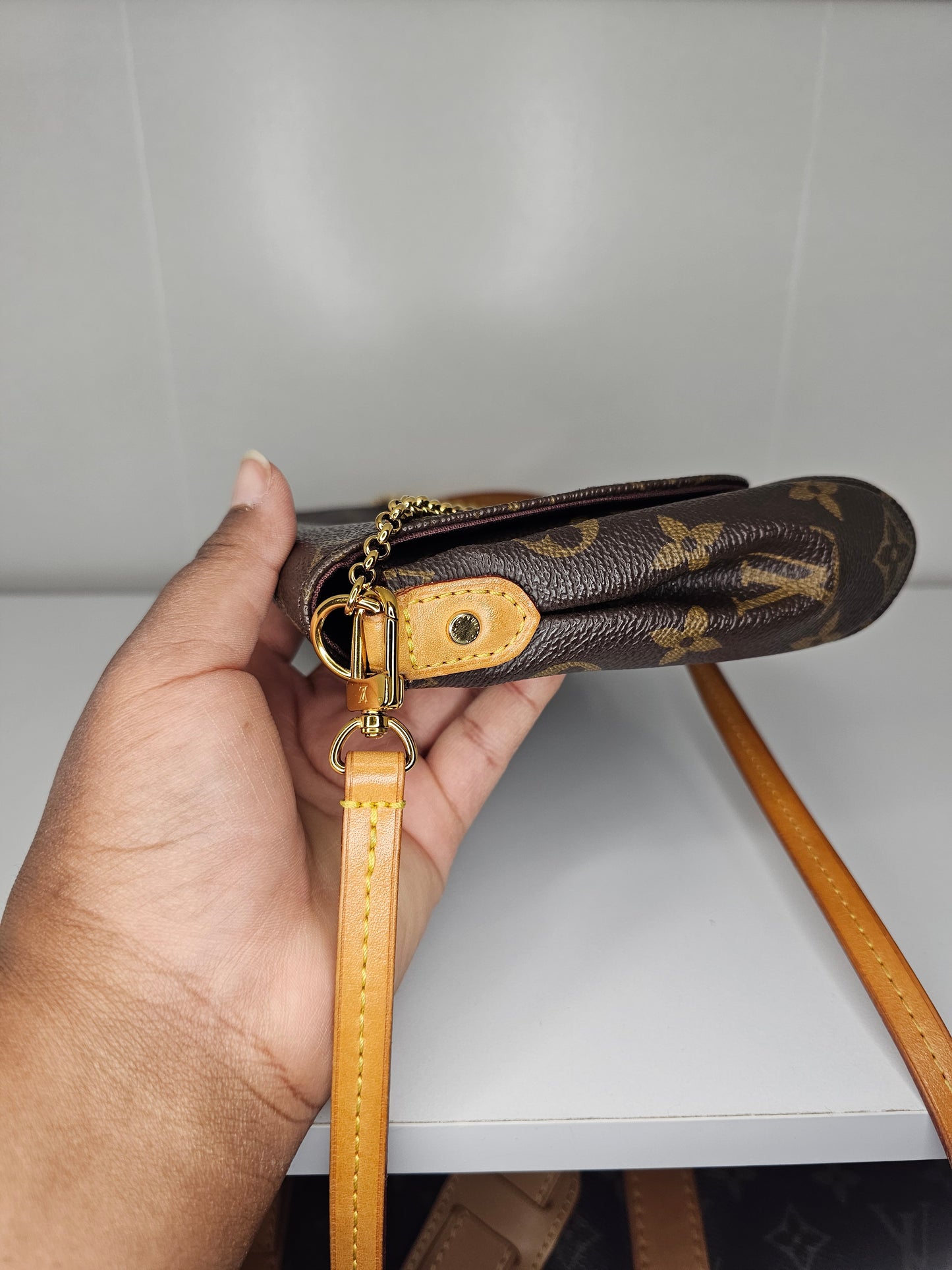 Louis Vuitton Monogram Favorite MM Crossbody SD4186