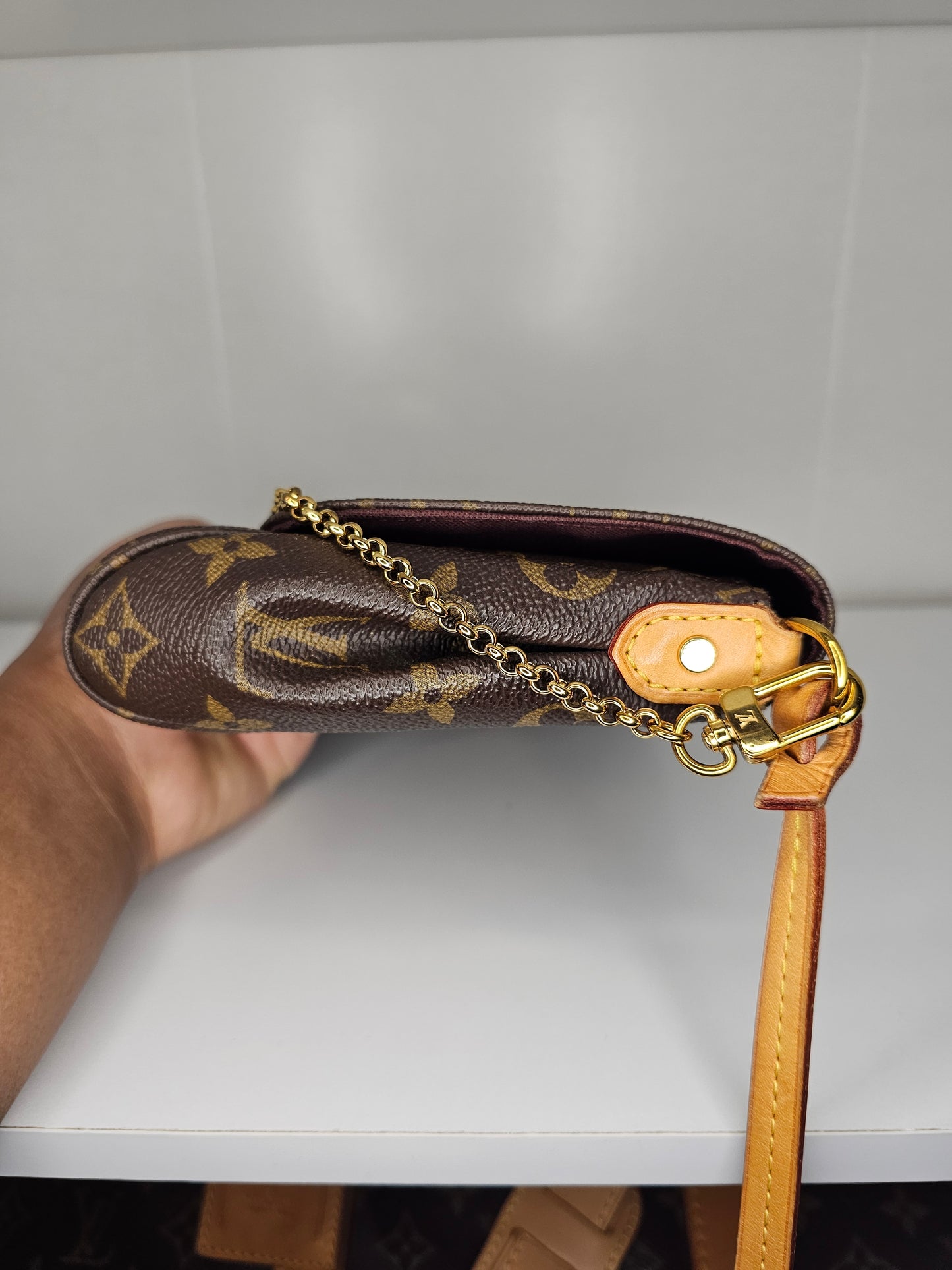 Louis Vuitton Monogram Favorite MM Crossbody SD4186