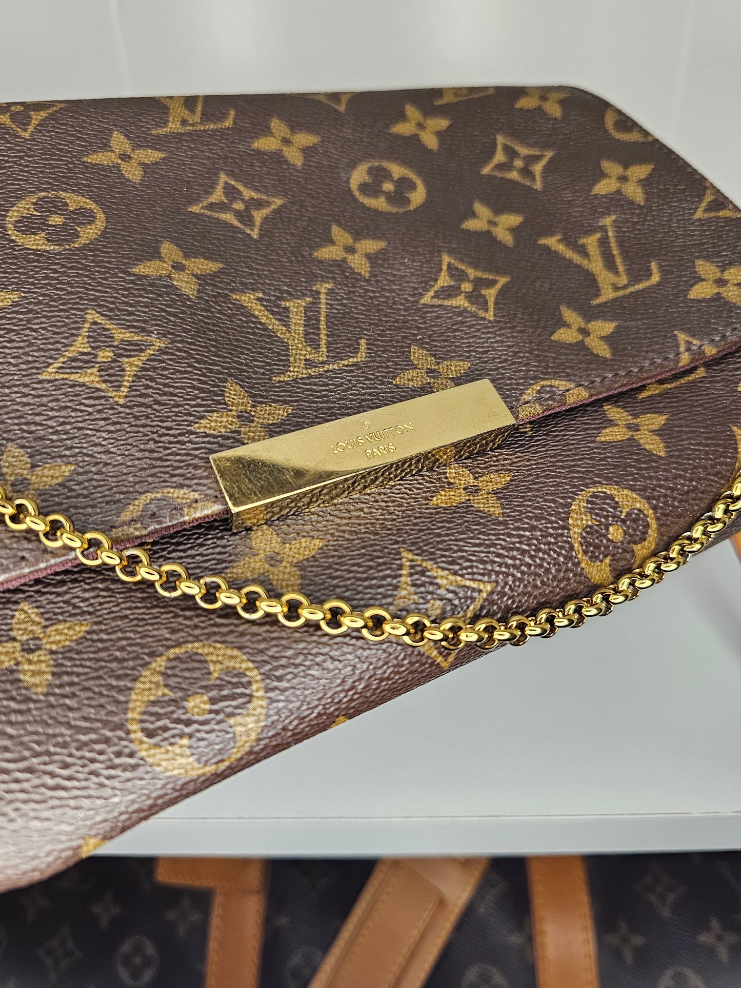 Louis Vuitton Monogram Favorite MM Crossbody SD4186