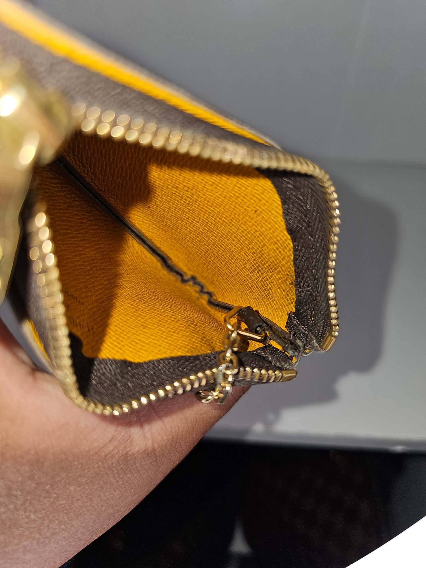 Louis Vuitton Groom Key Pouch CA1006