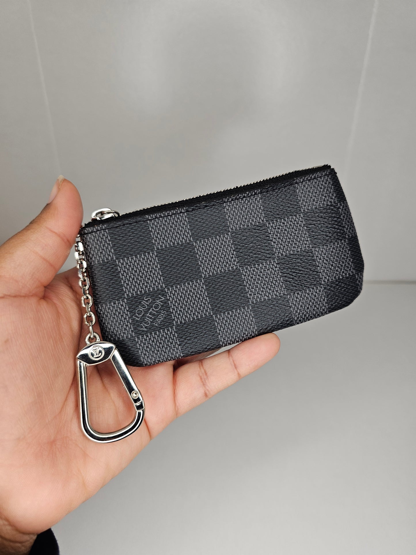 Louis Vuitton Damier Graphite Key Pouch SD3179