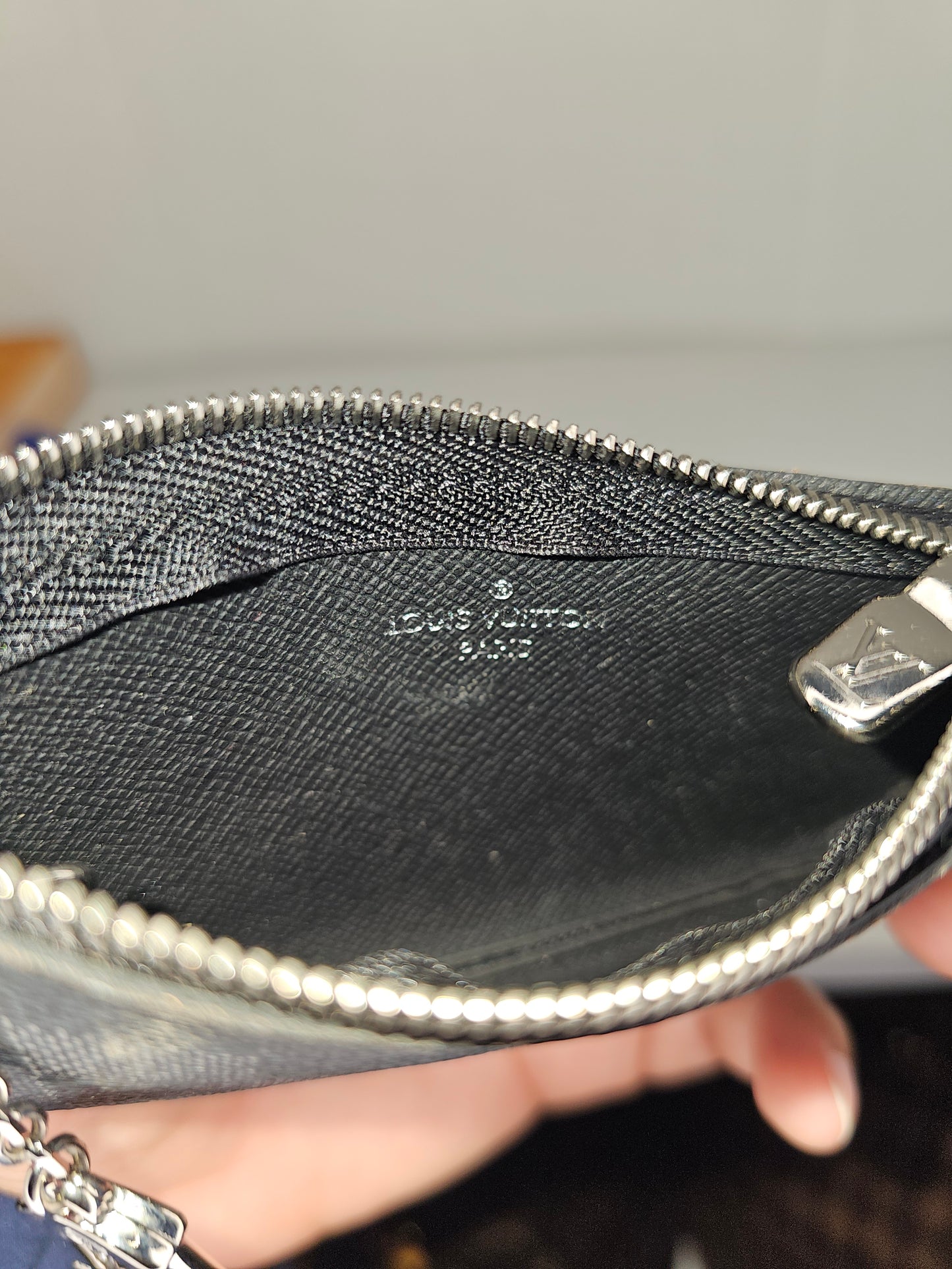 Louis Vuitton Damier Graphite Key Pouch SD3179
