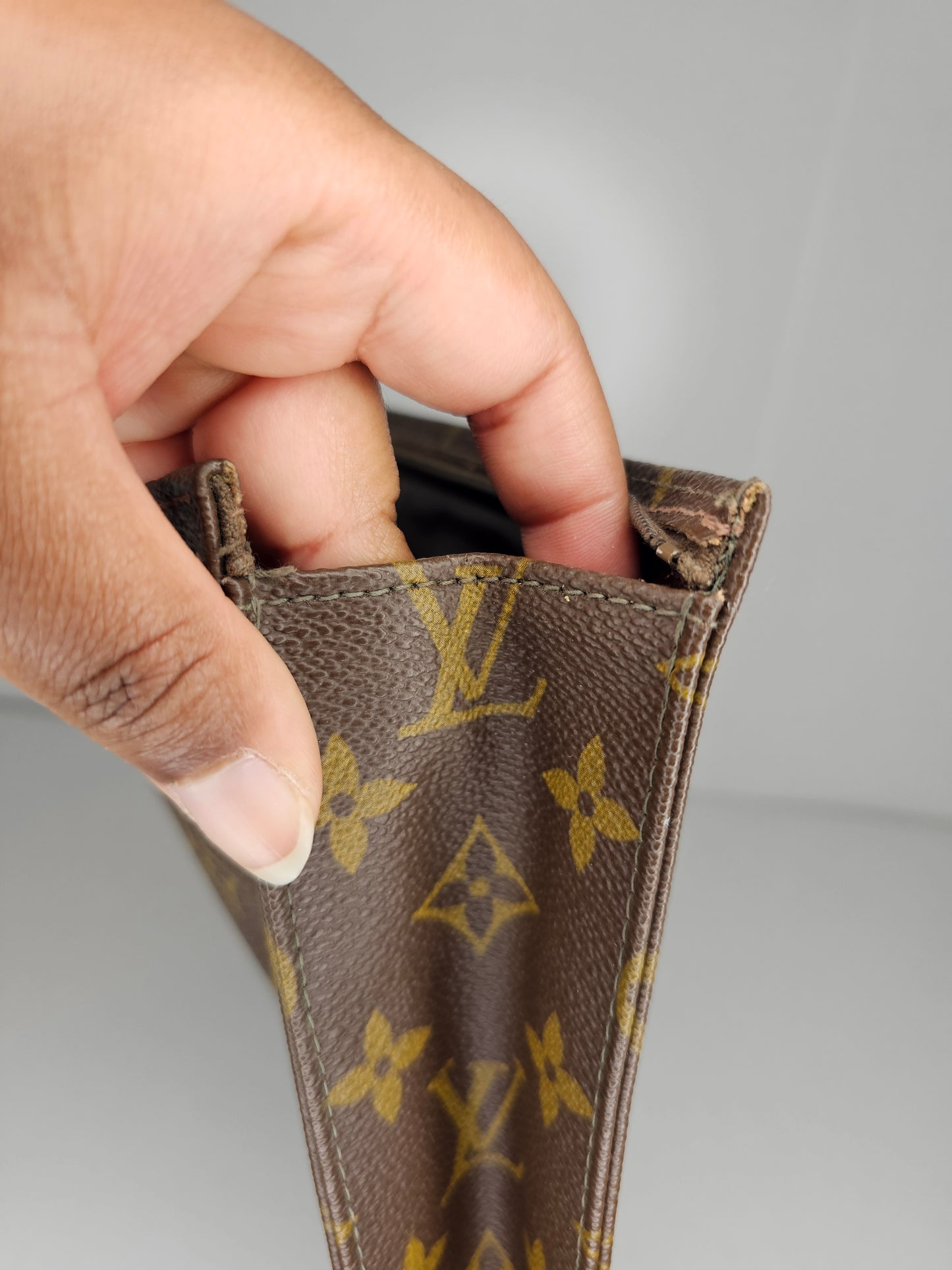 Louis Vuitton Monogram Vintage French Company Toiletry 26