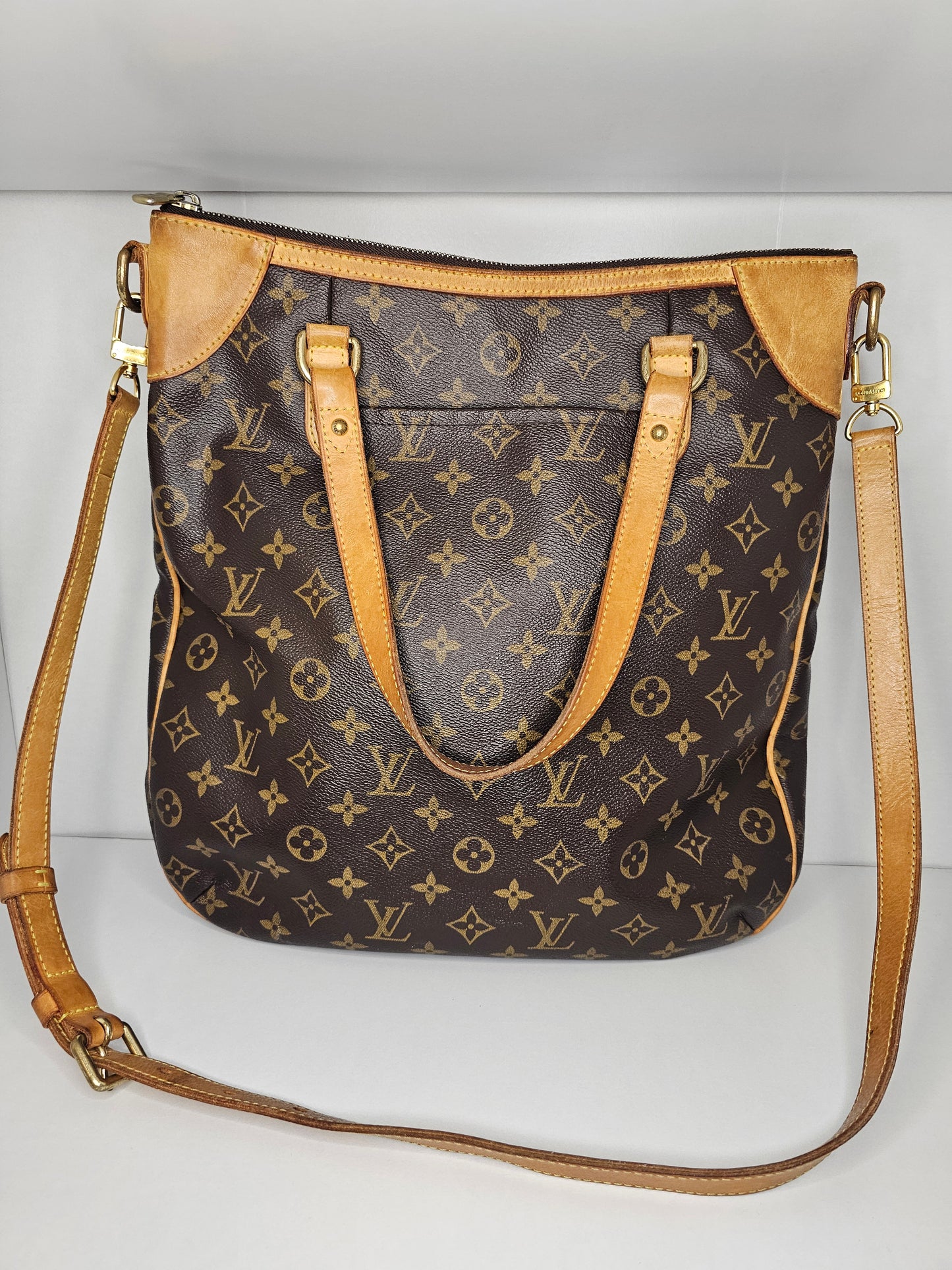 Louis Vuitton Monogram Odeon GM Crossbody DU1089