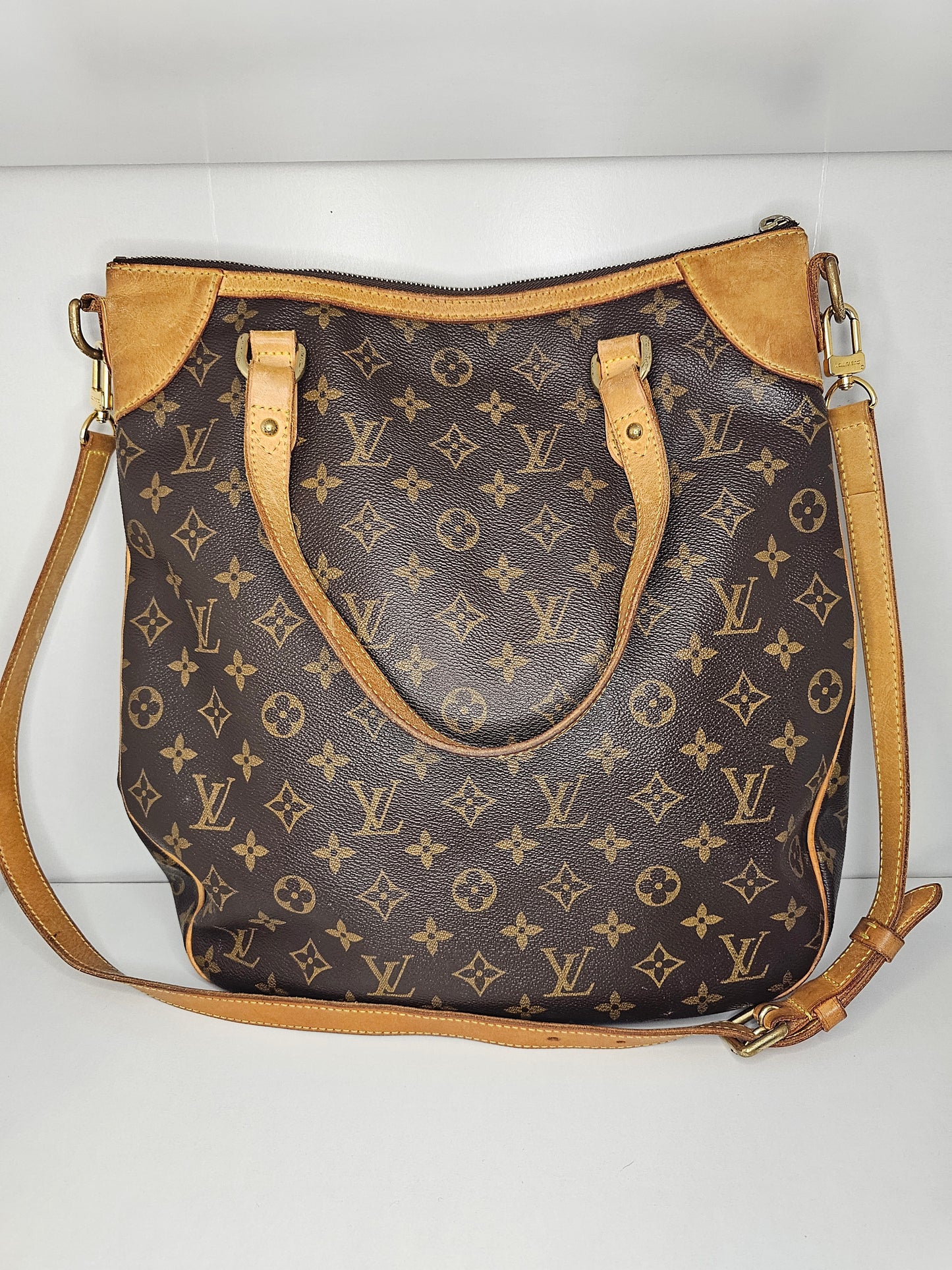 Louis Vuitton Monogram Odeon GM Crossbody DU1089