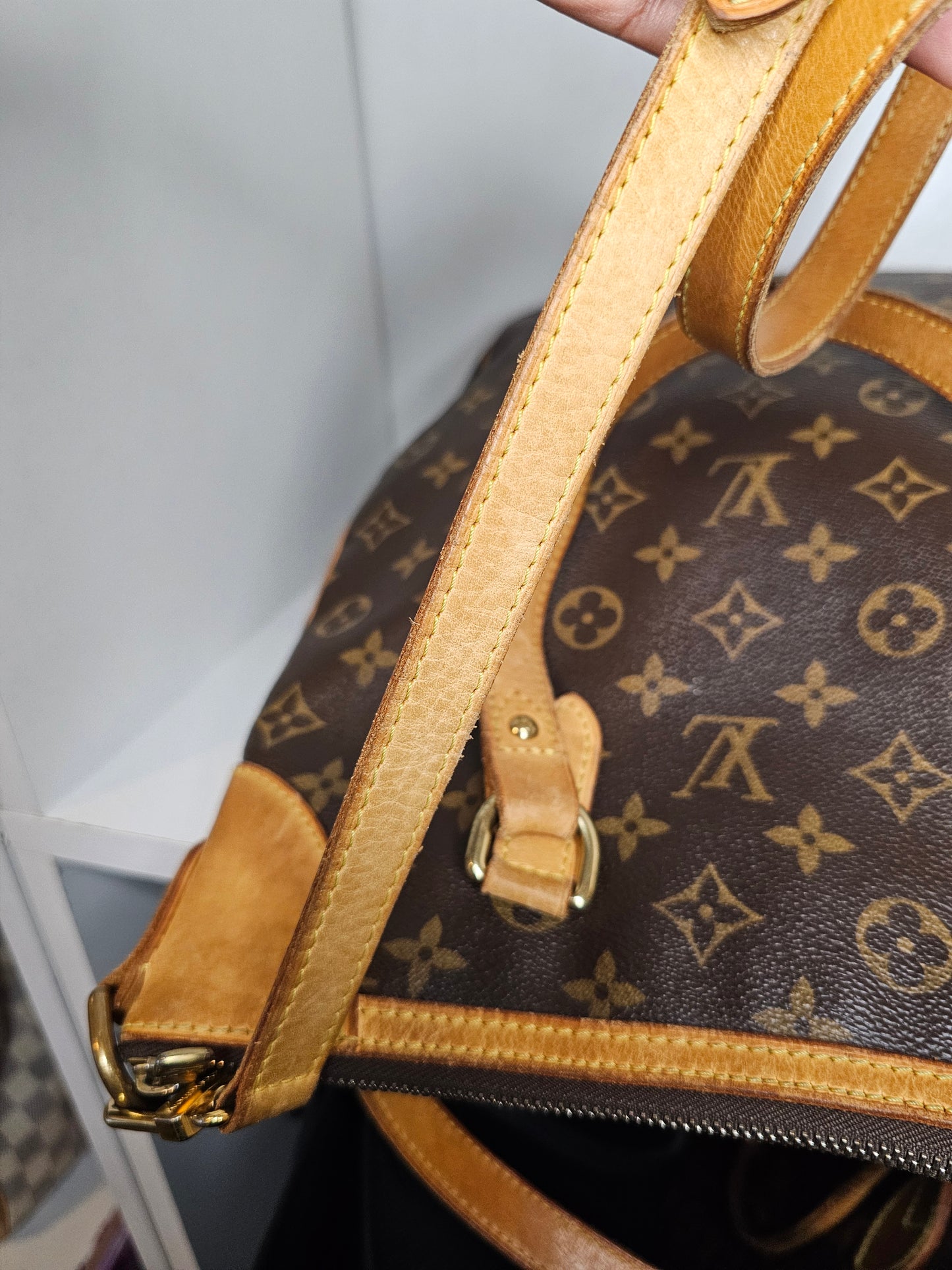 Louis Vuitton Monogram Odeon GM Crossbody DU1089